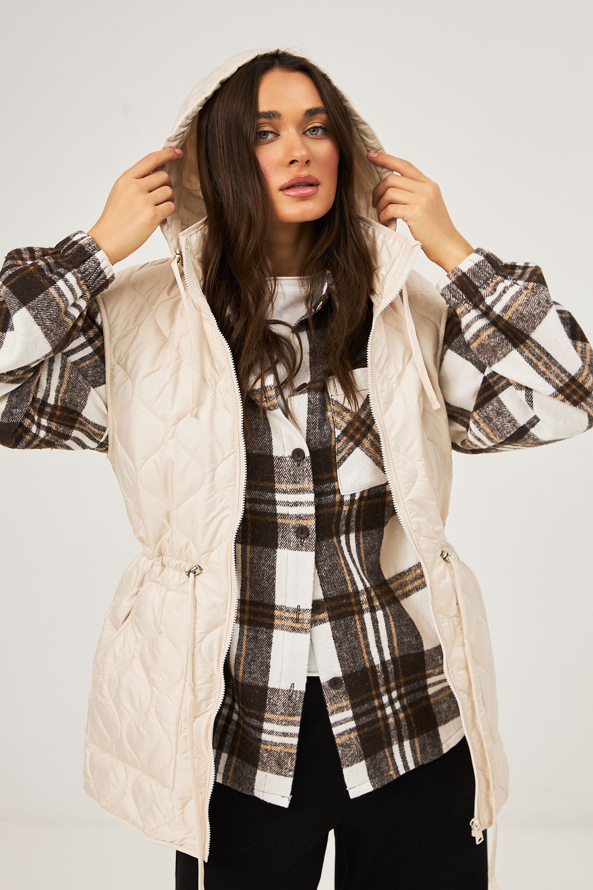 Жилет з накладними кишенями