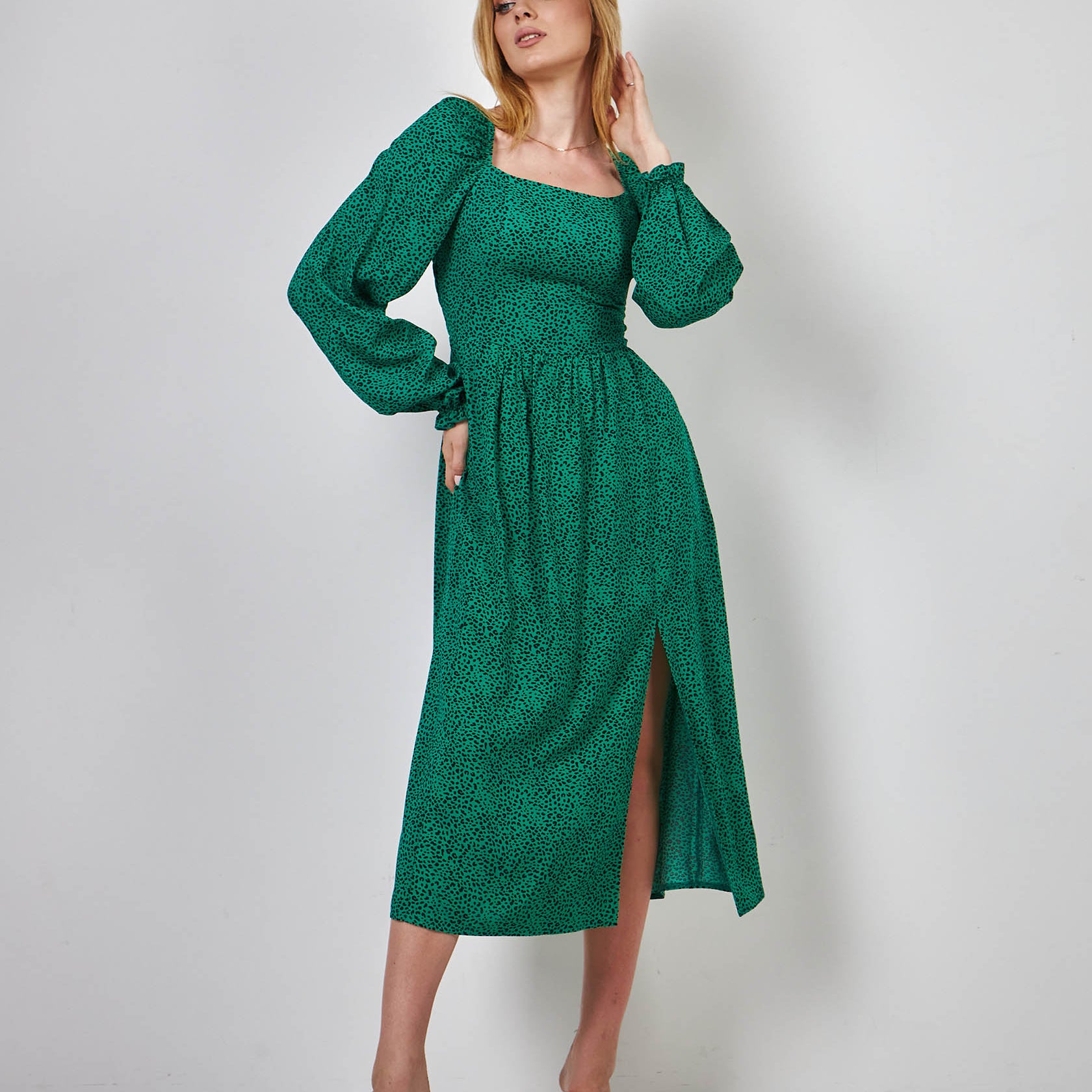 Сукня мiдi з розрiзом та довгим рукавом - Wear Me