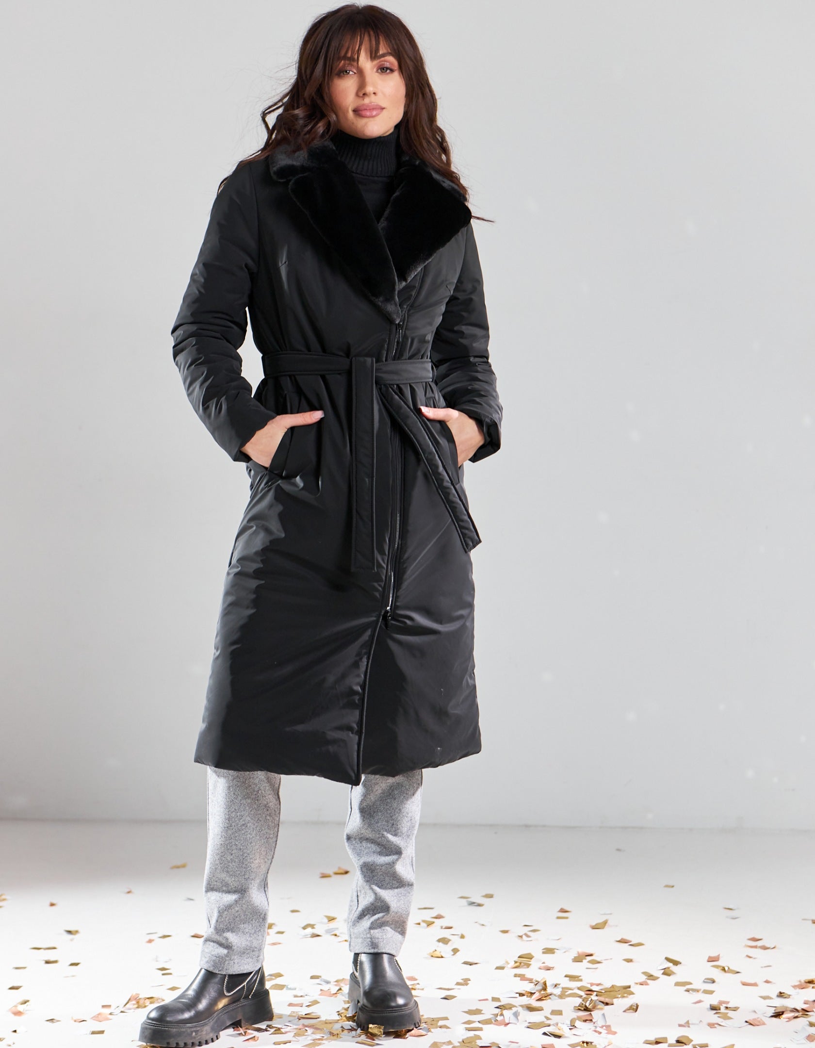 Пальто зимове з плащівки та коміром з кролику - Wear Me