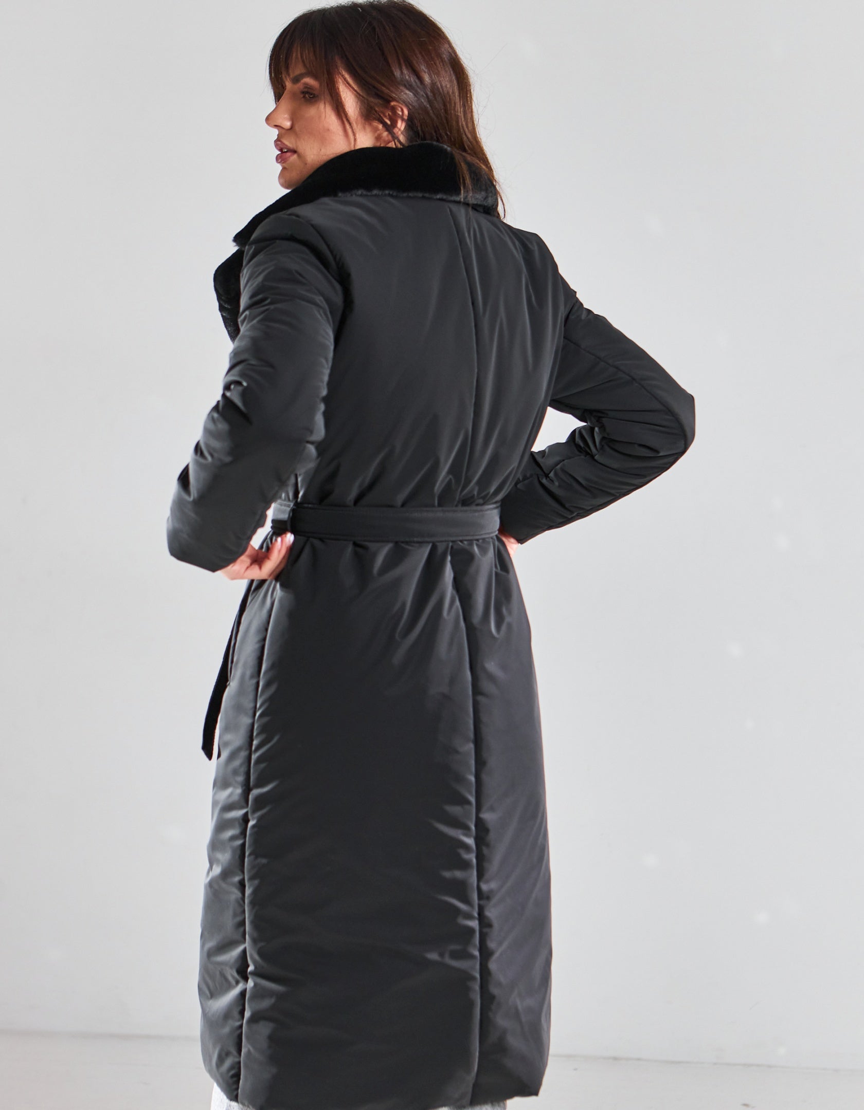 Пальто зимове з плащівки та коміром з кролику - Wear Me