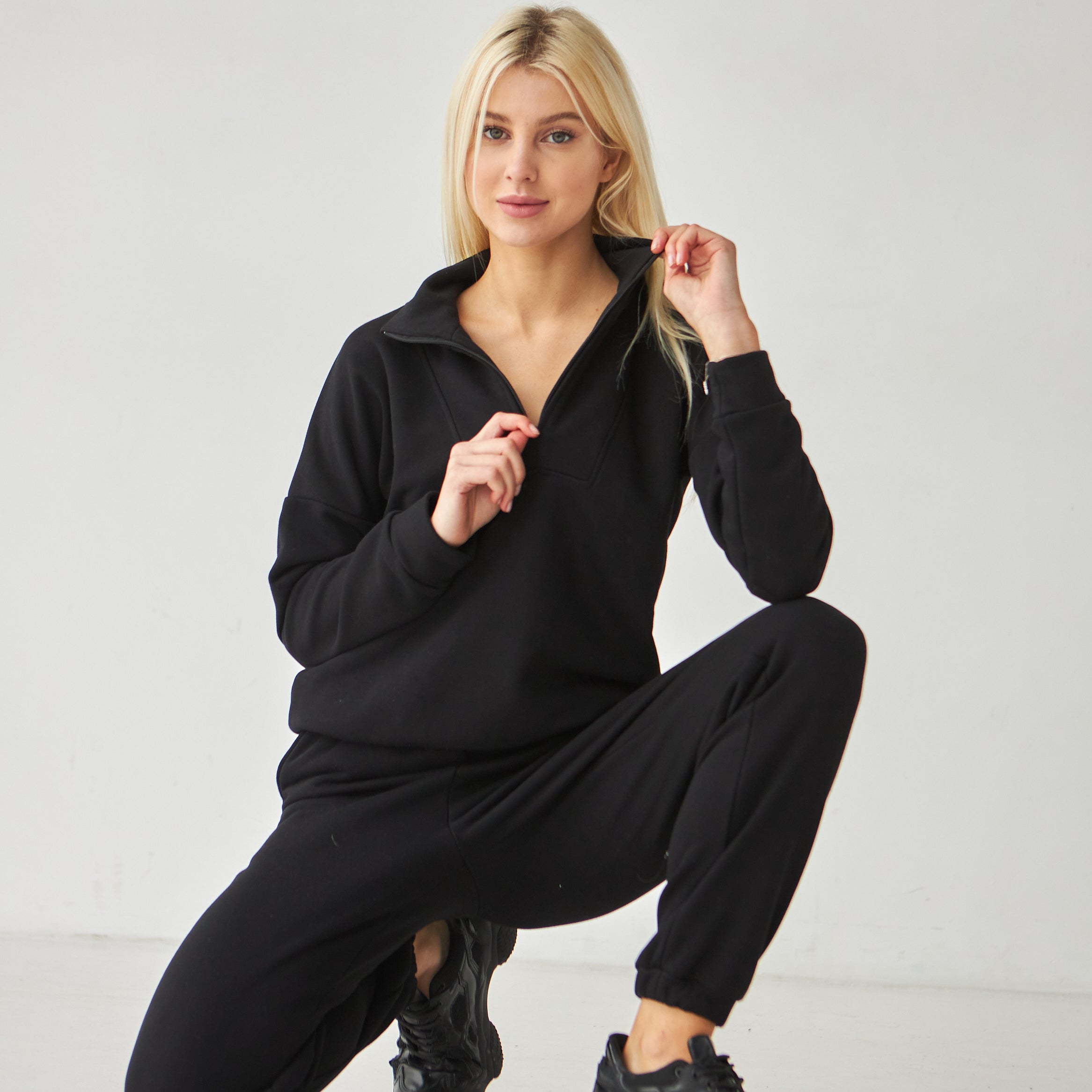Худі жіноче із замком і високим коміром - Wear Me