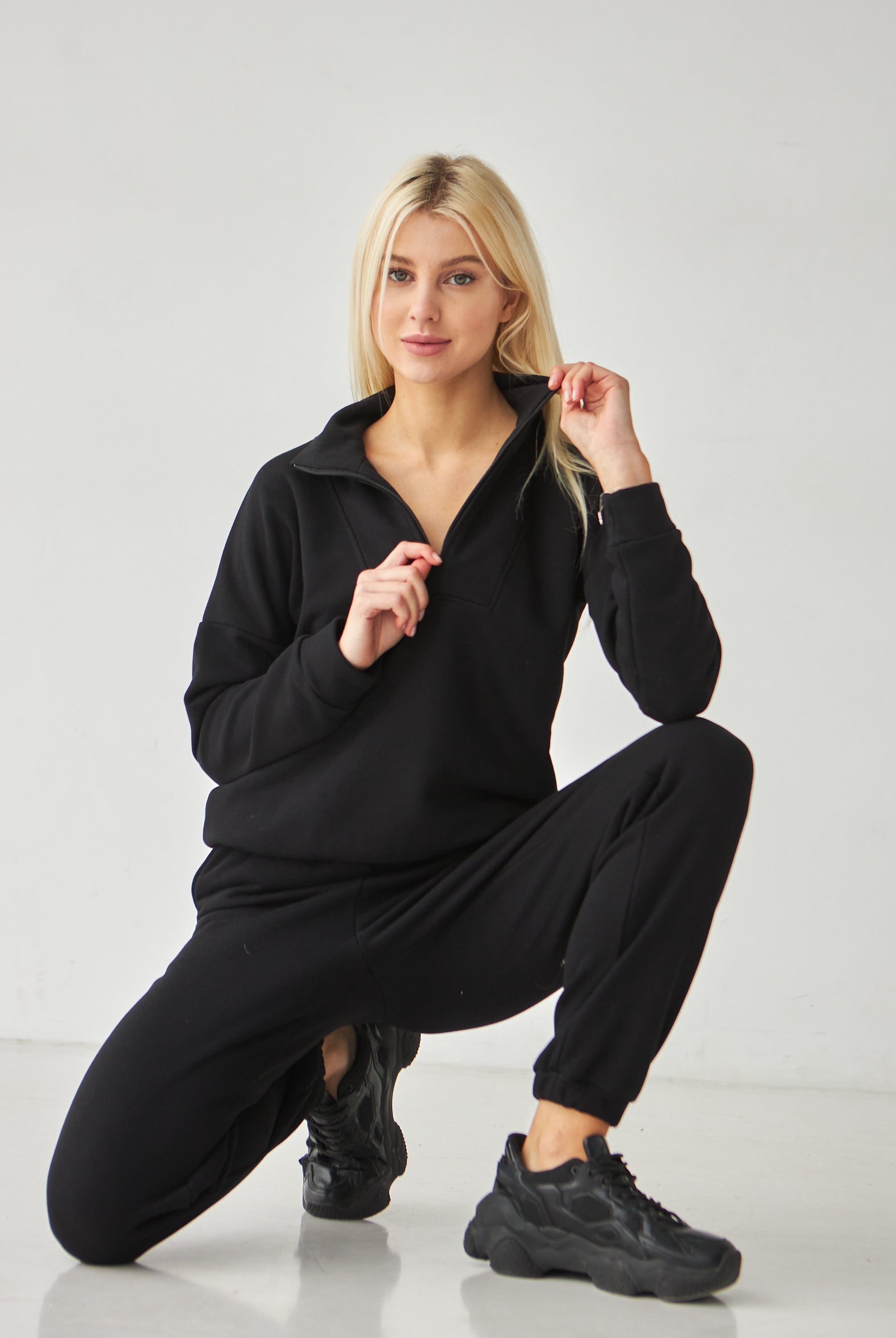 Худі жіноче із замком і високим коміром - Wear Me