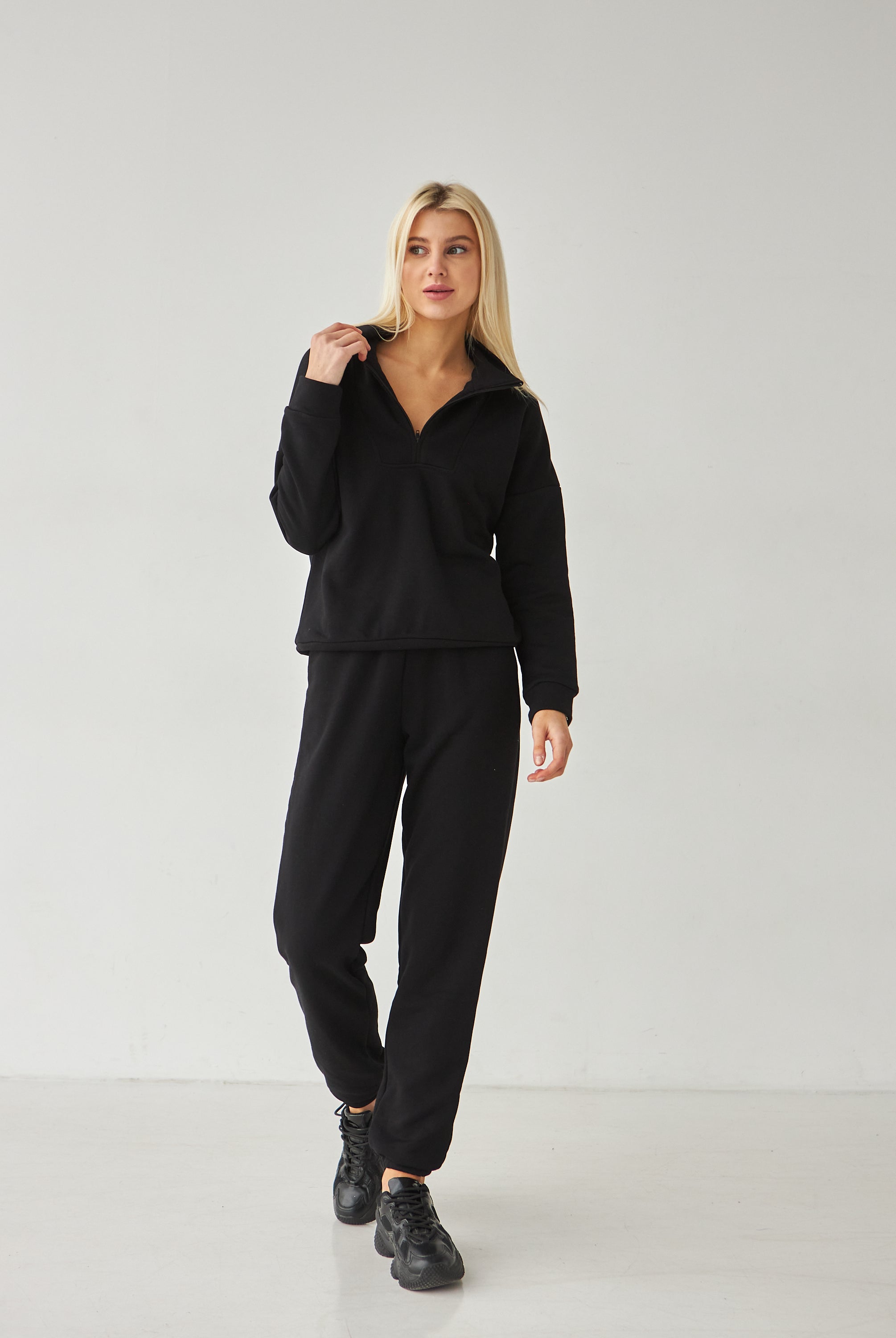 Худі жіноче із замком і високим коміром - Wear Me