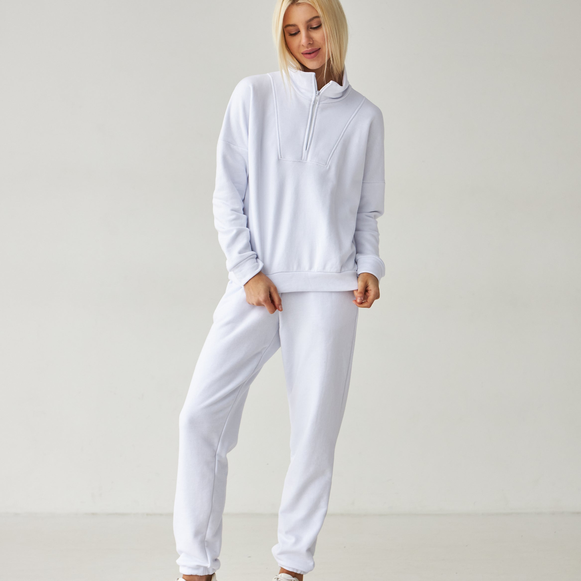 Худі жіноче із замком і високим коміром - Wear Me