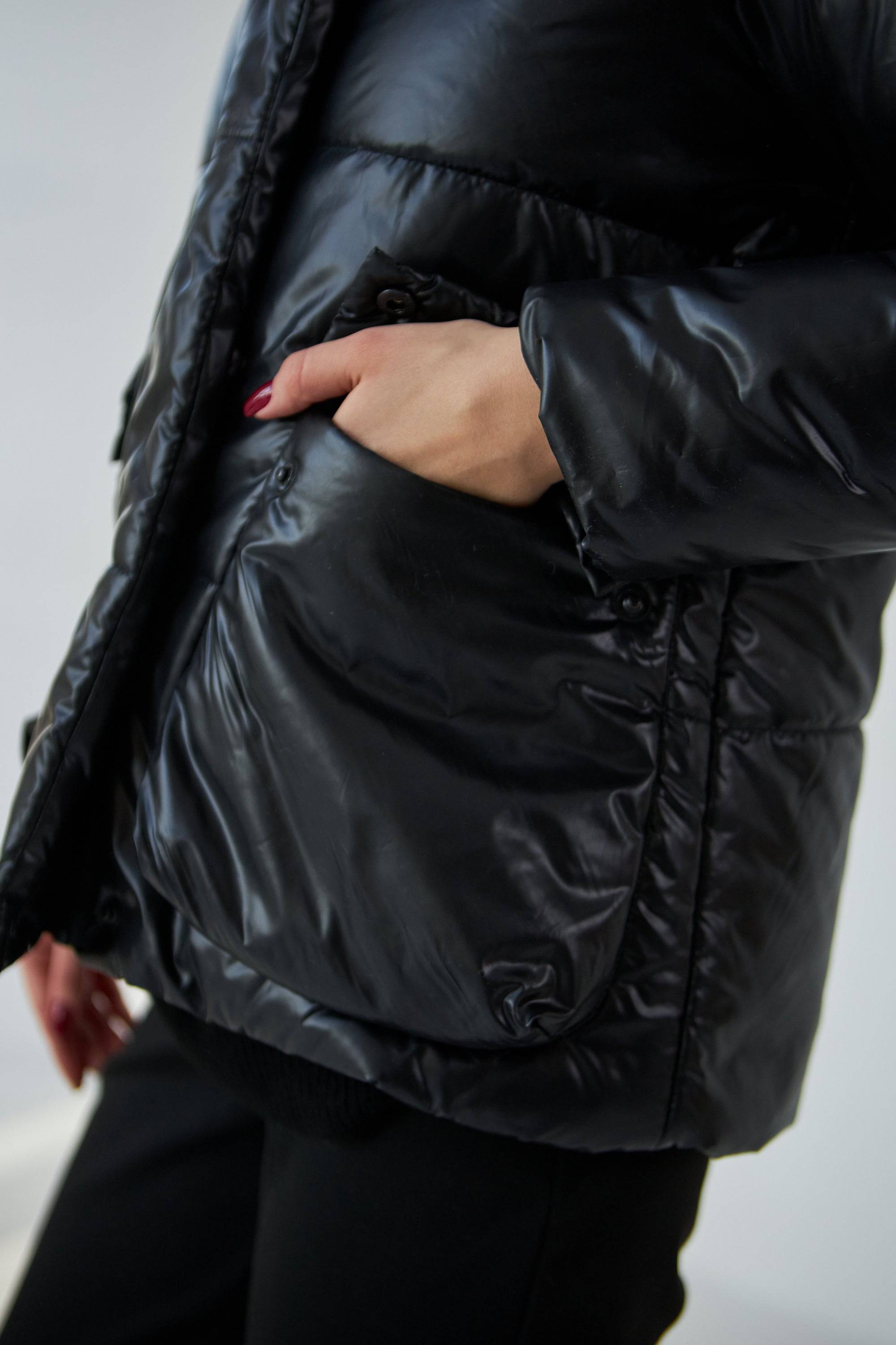 Куртка з накладними кишенями та капюшоном - Wear Me