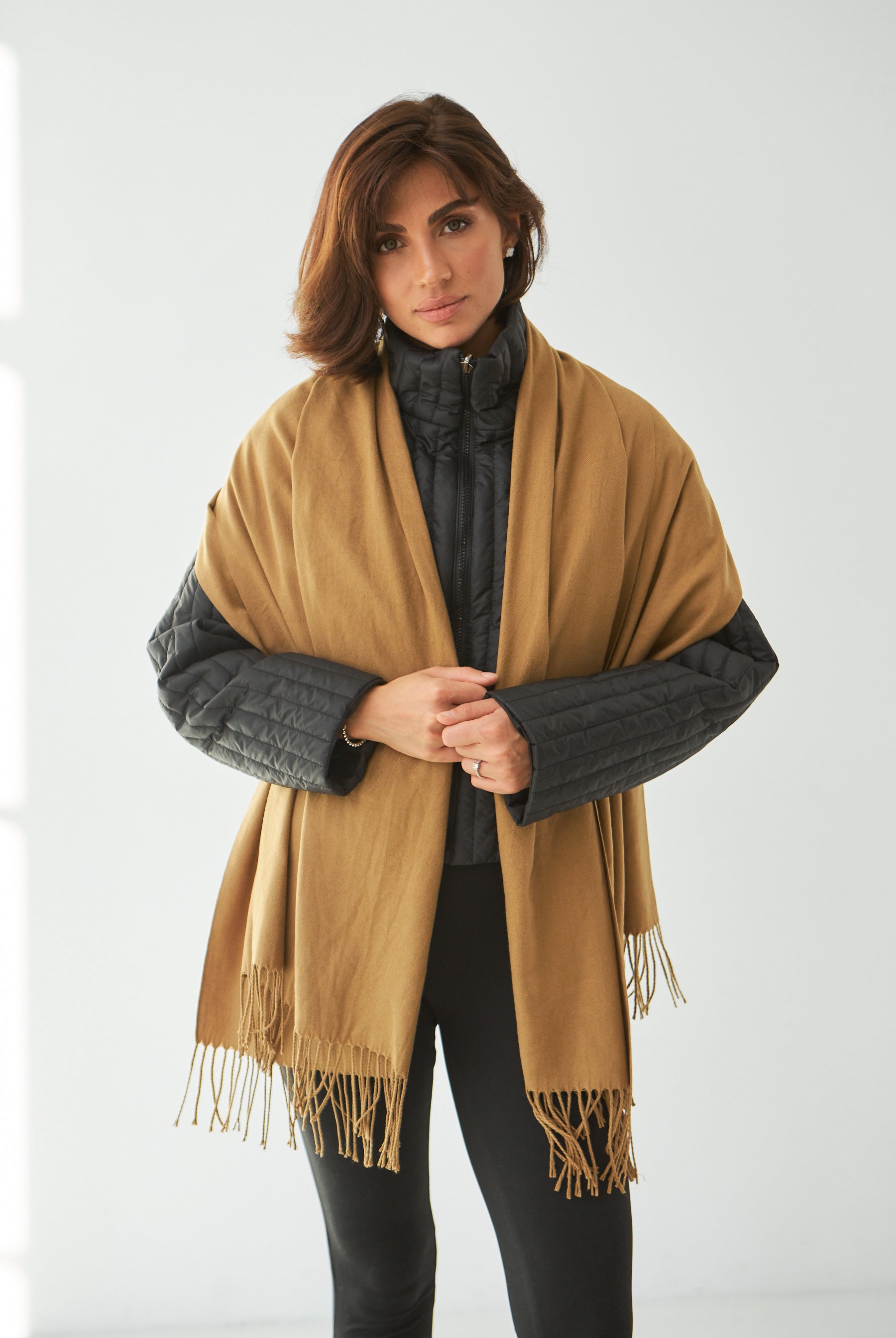 Бежевий темний