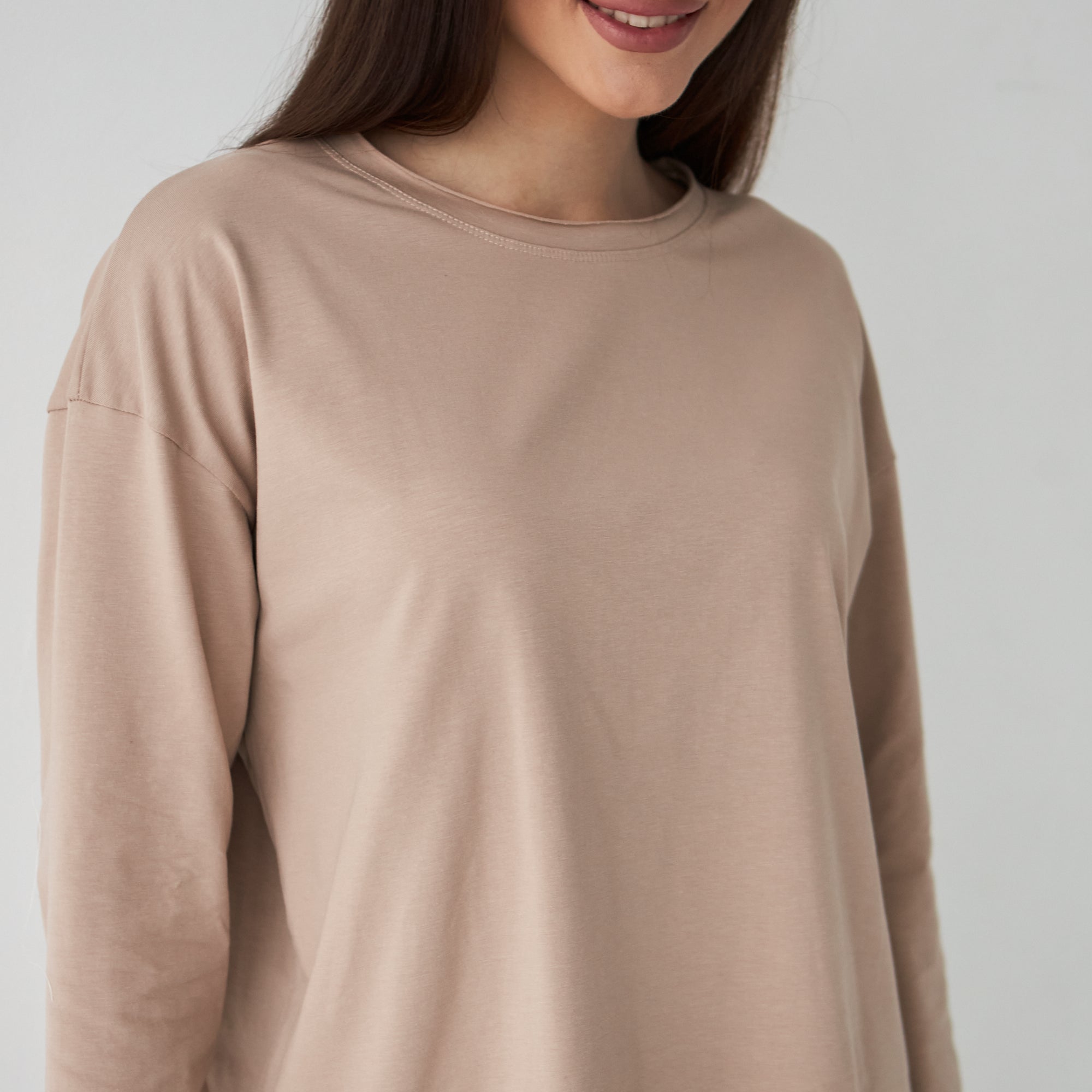 Жіночий лонгслів з відкритим зрізом по горловині - Wear Me