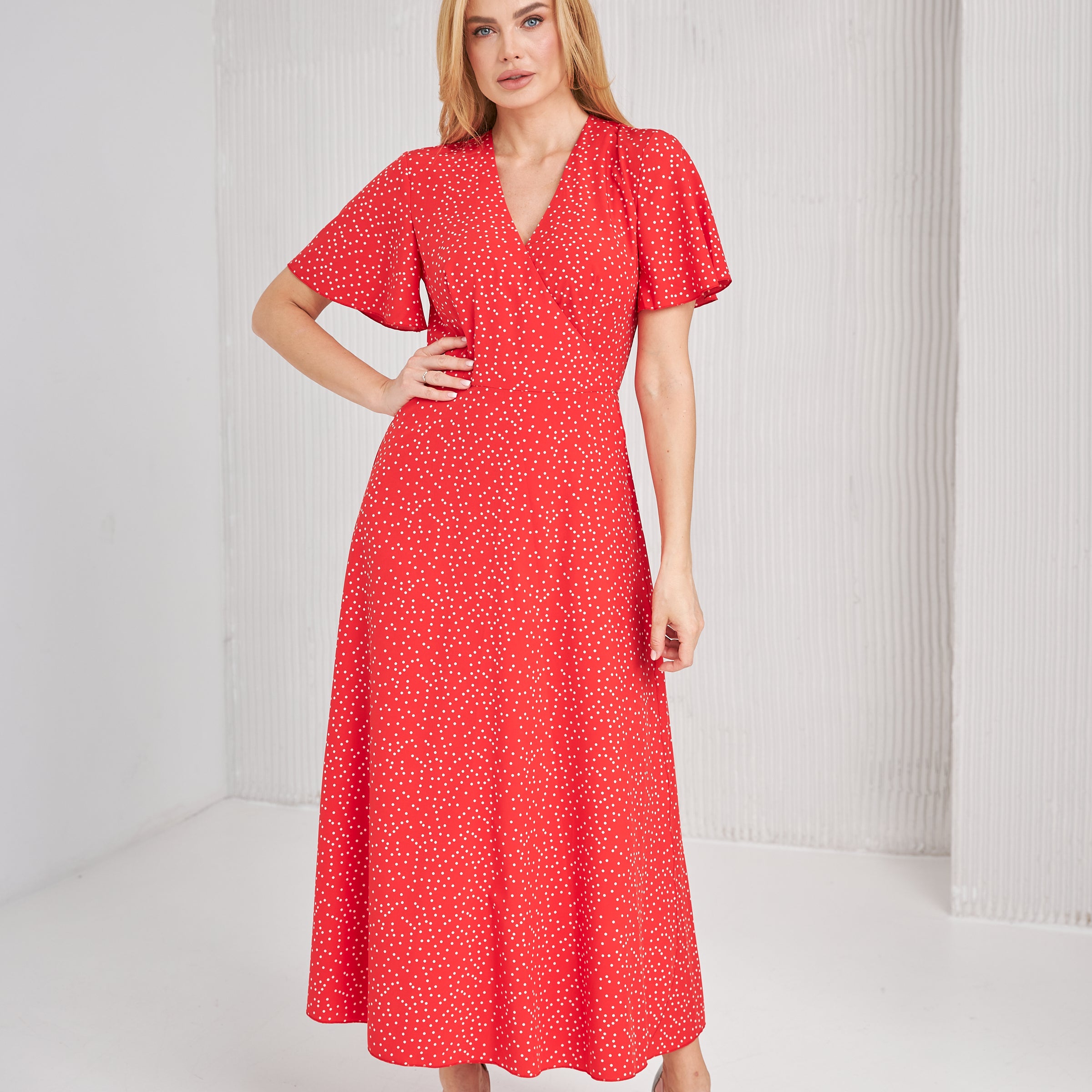 Сукня в нахлест з коротким рукавом