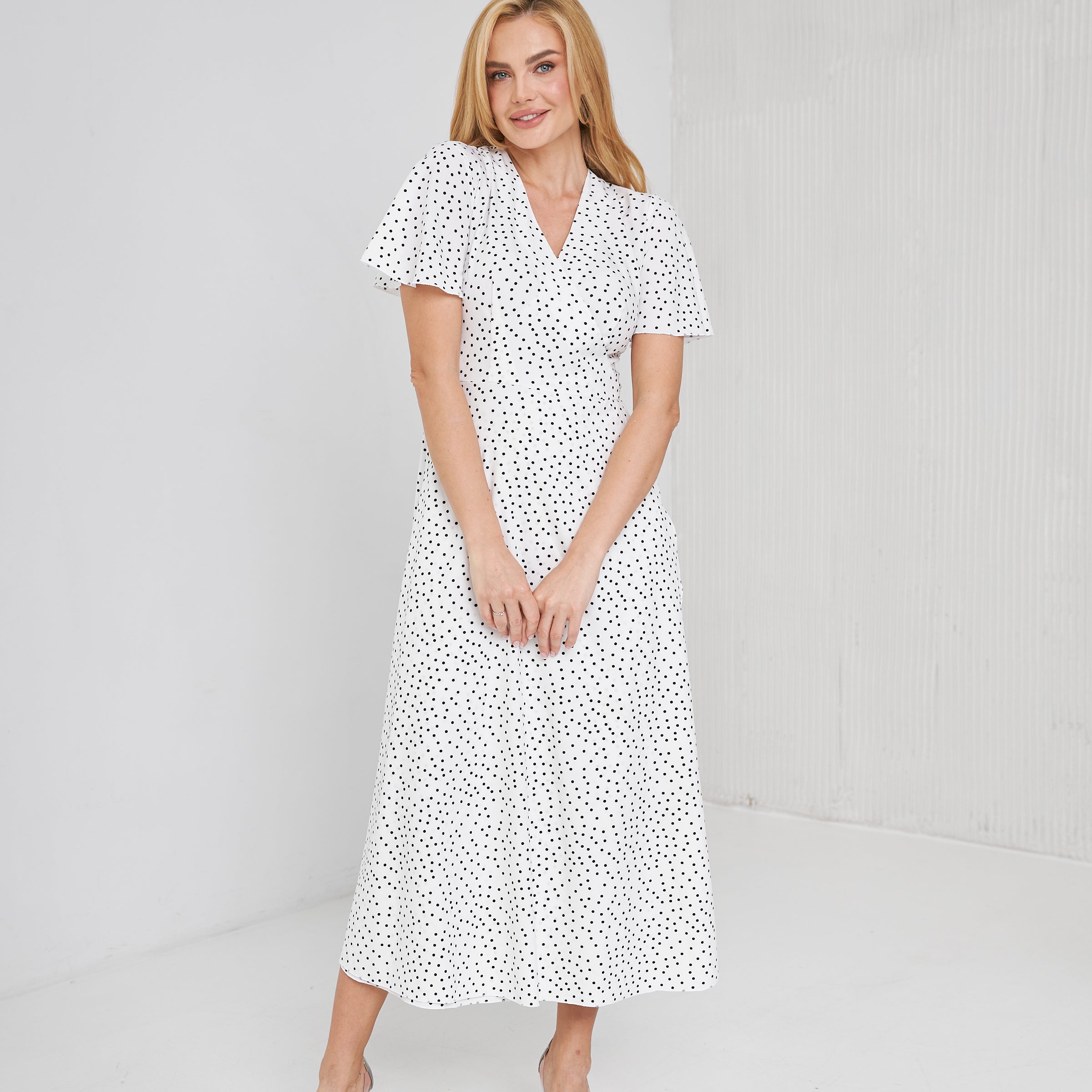 Сукня в нахлест з коротким рукавом