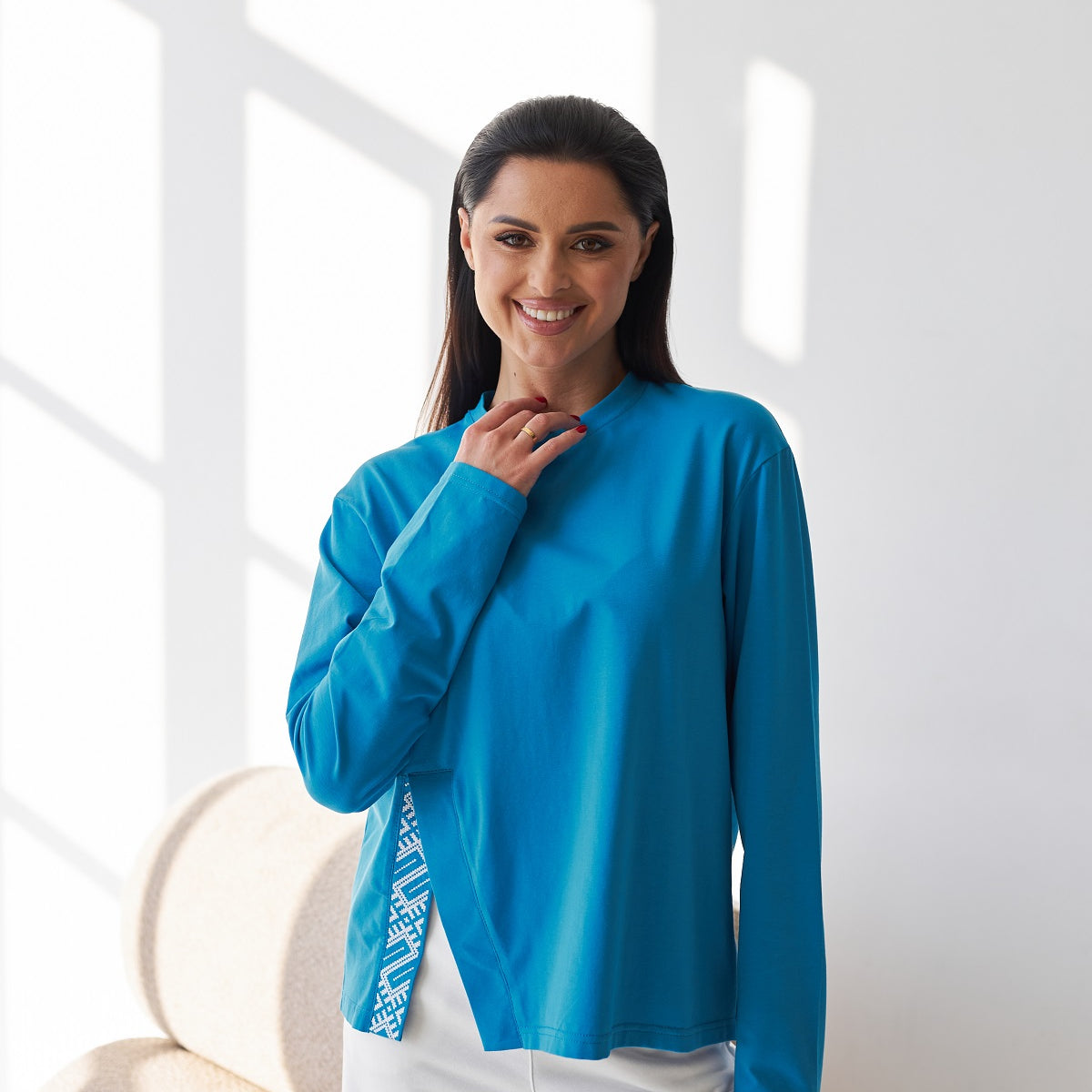 Лонгслів з вишивкою