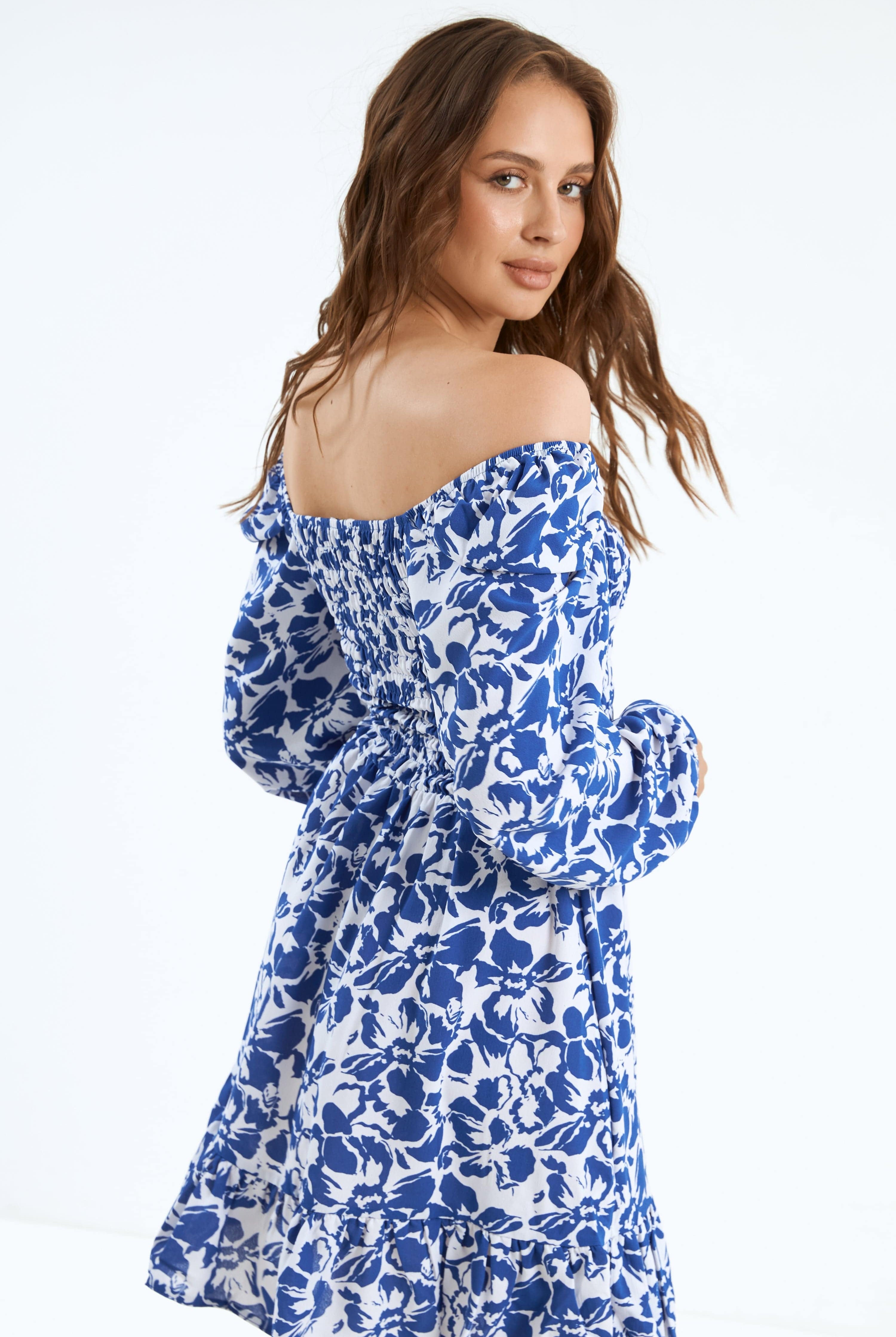 Сукня з відкритими плечима і оборкою внизу - Wear Me