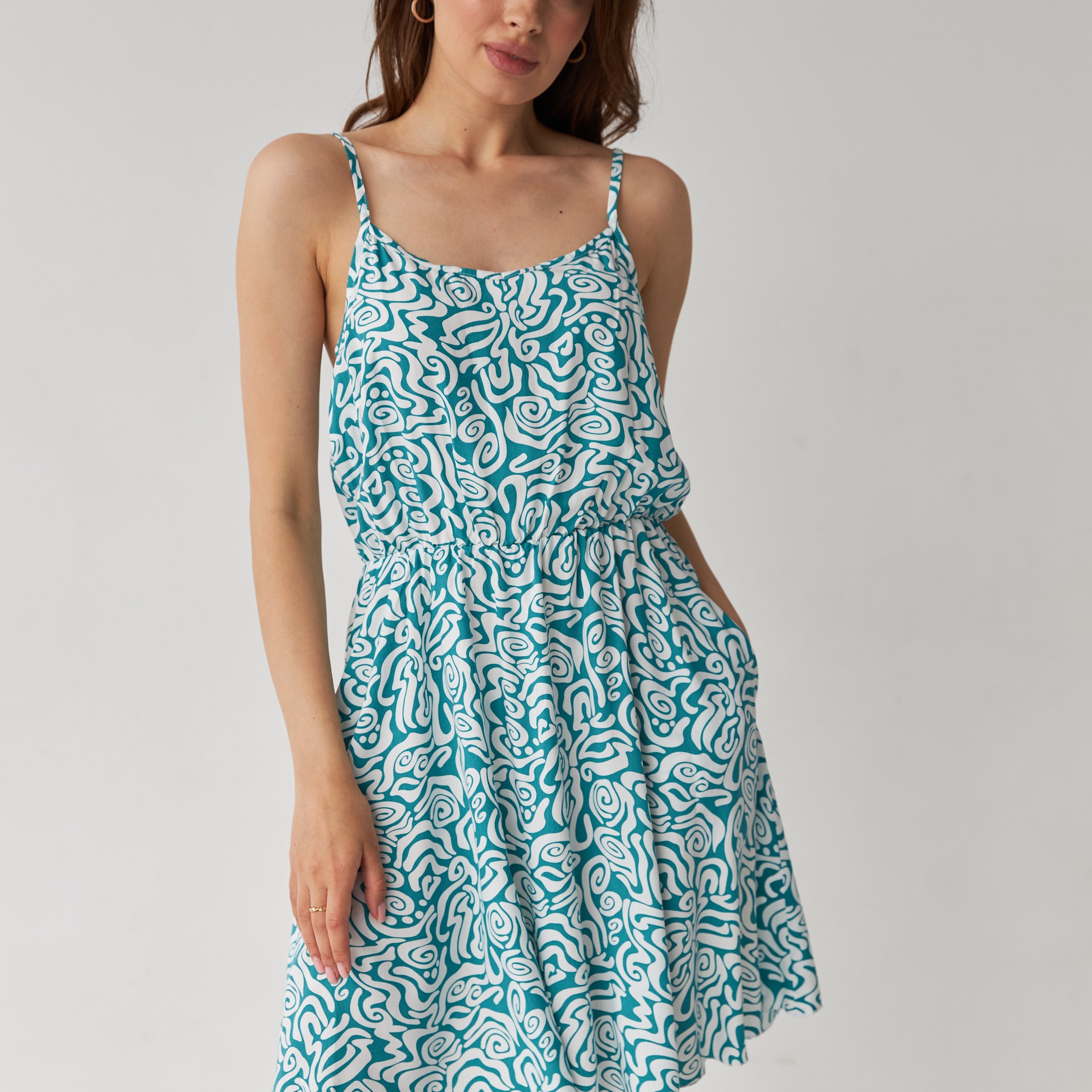 Сарафан міні на тонких бретелях