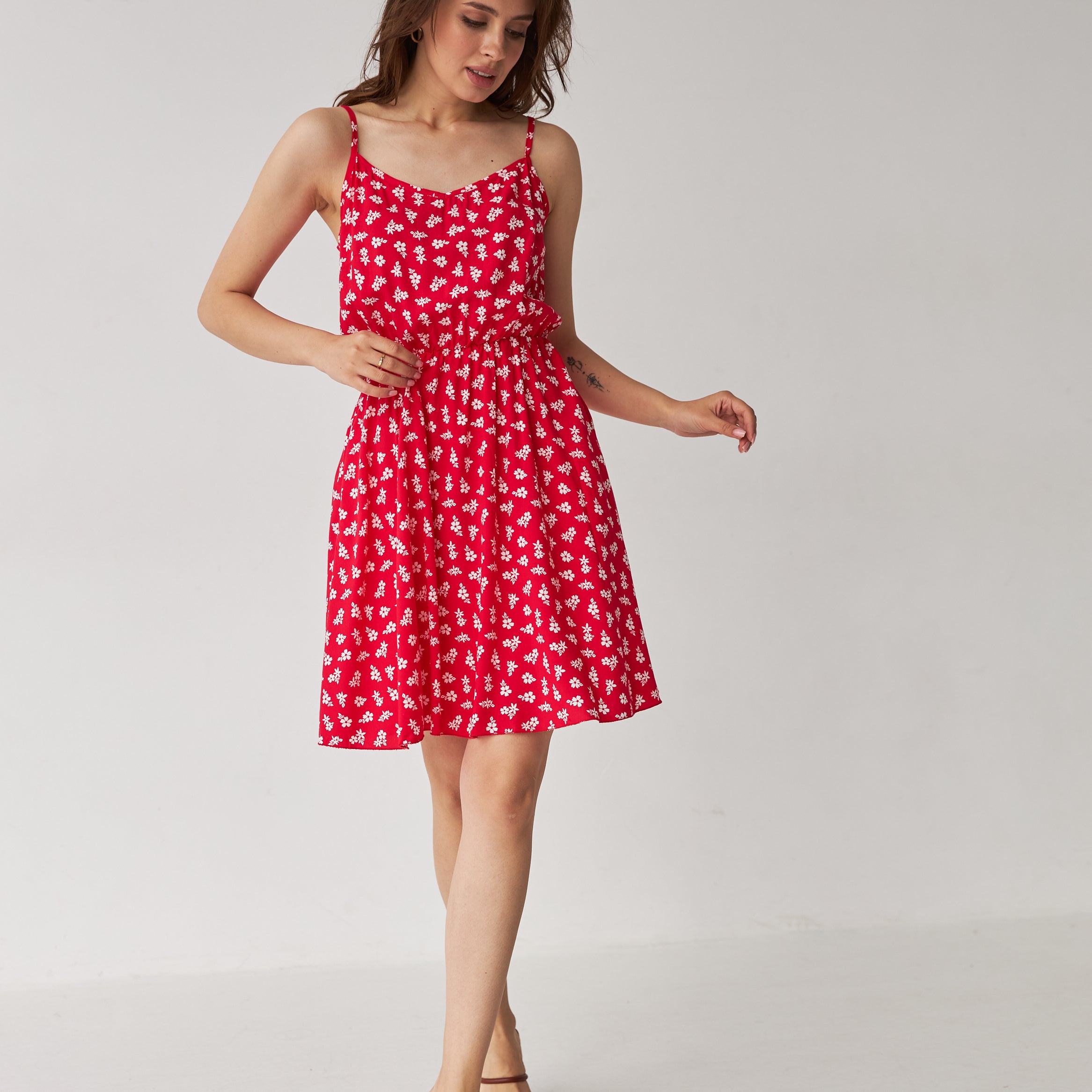 Сарафан міні на тонких бретелях