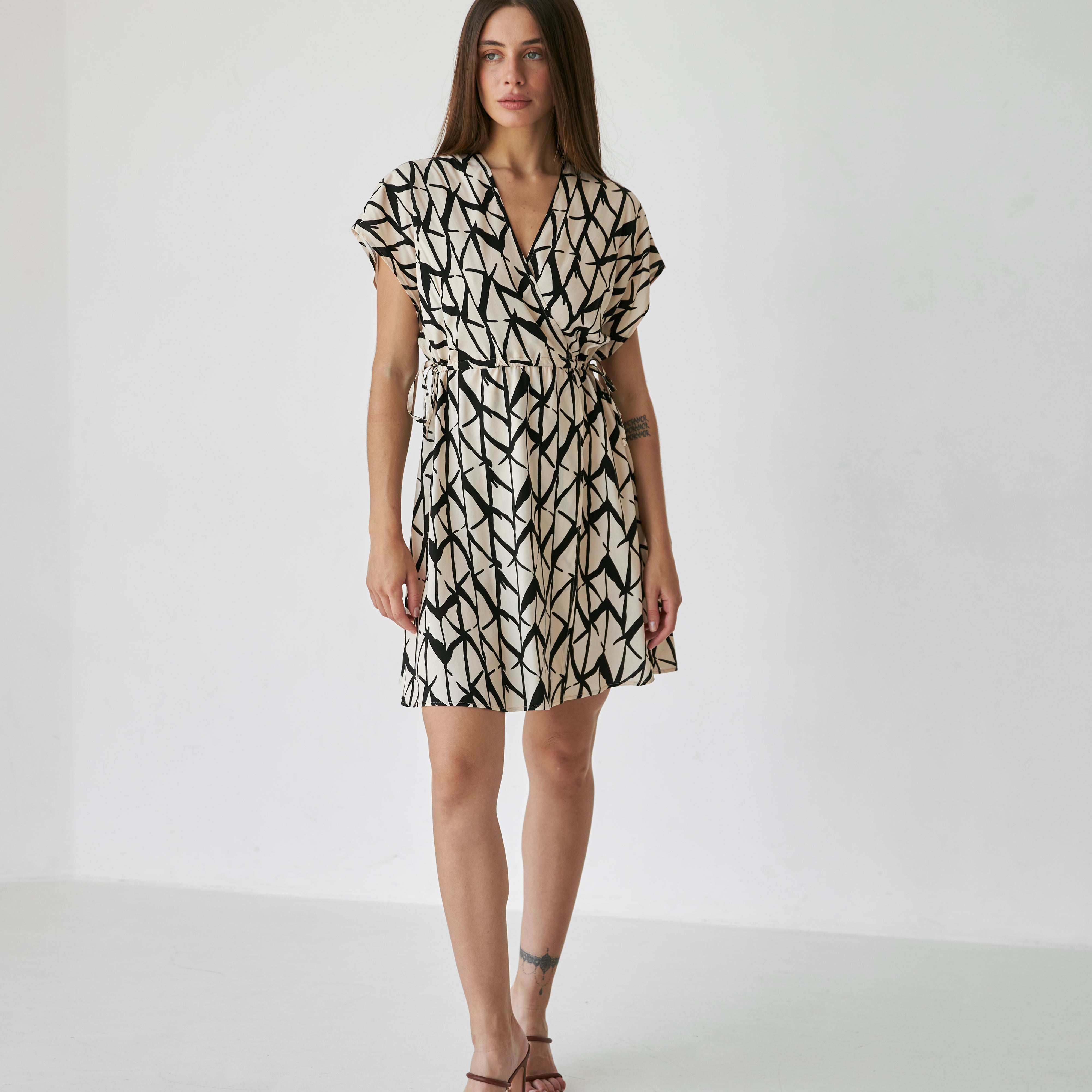 Сукня міні на запах