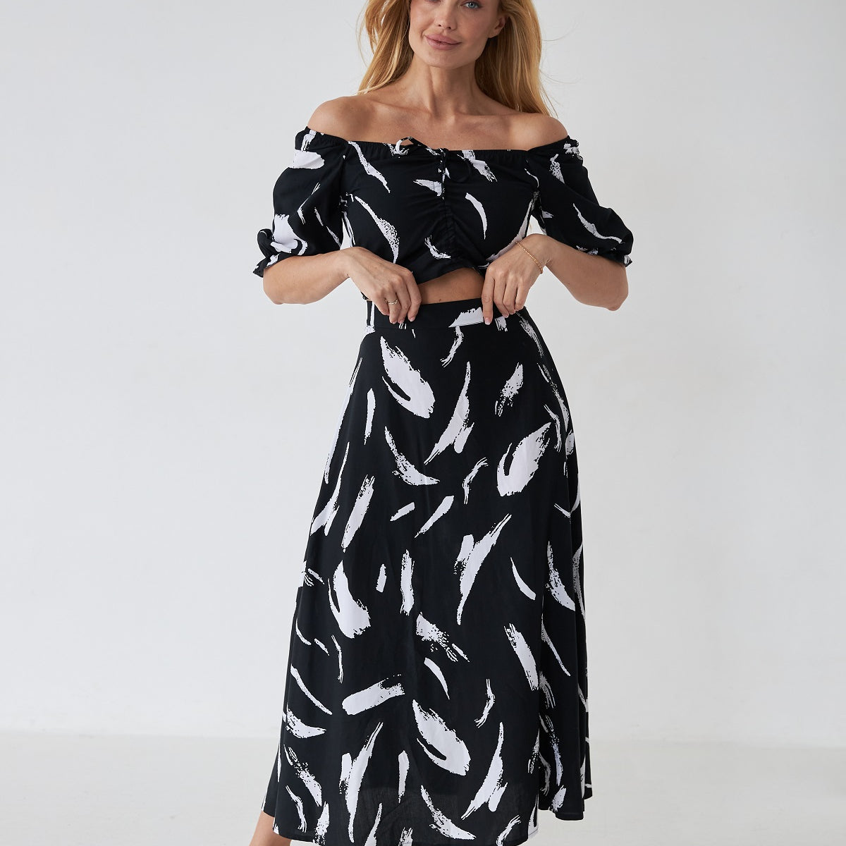 Спідниця міді напівкльош зі штапелю