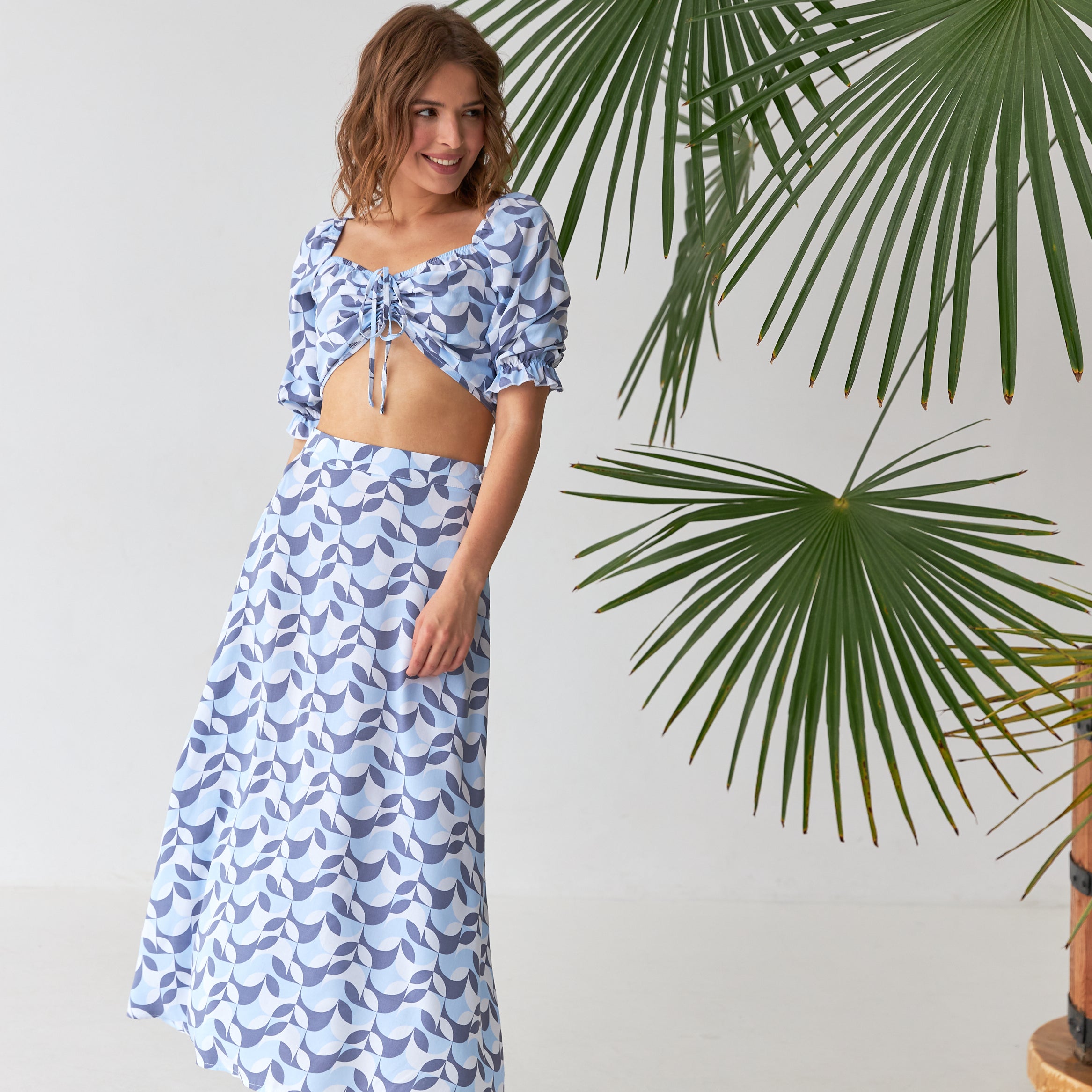 Спідниця міді полукльош зі штапелю