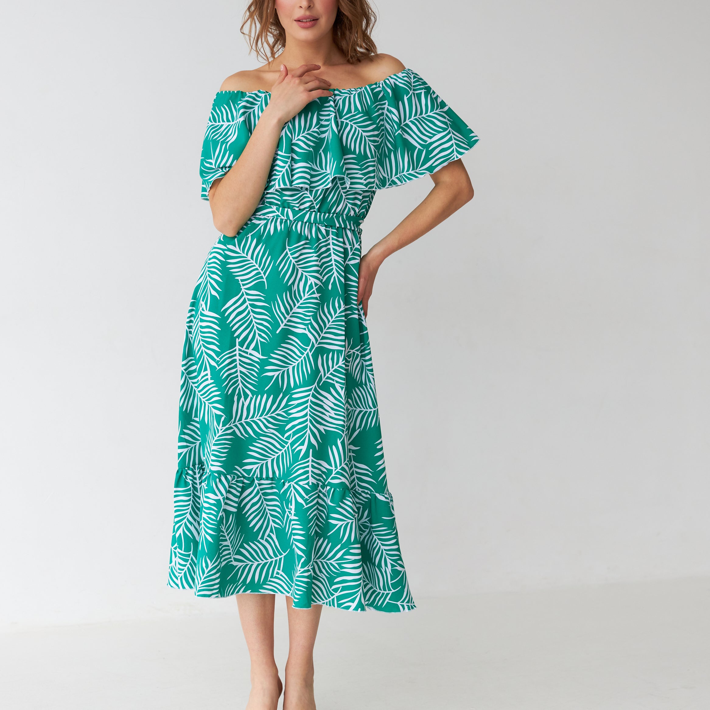 Сукня з воланом