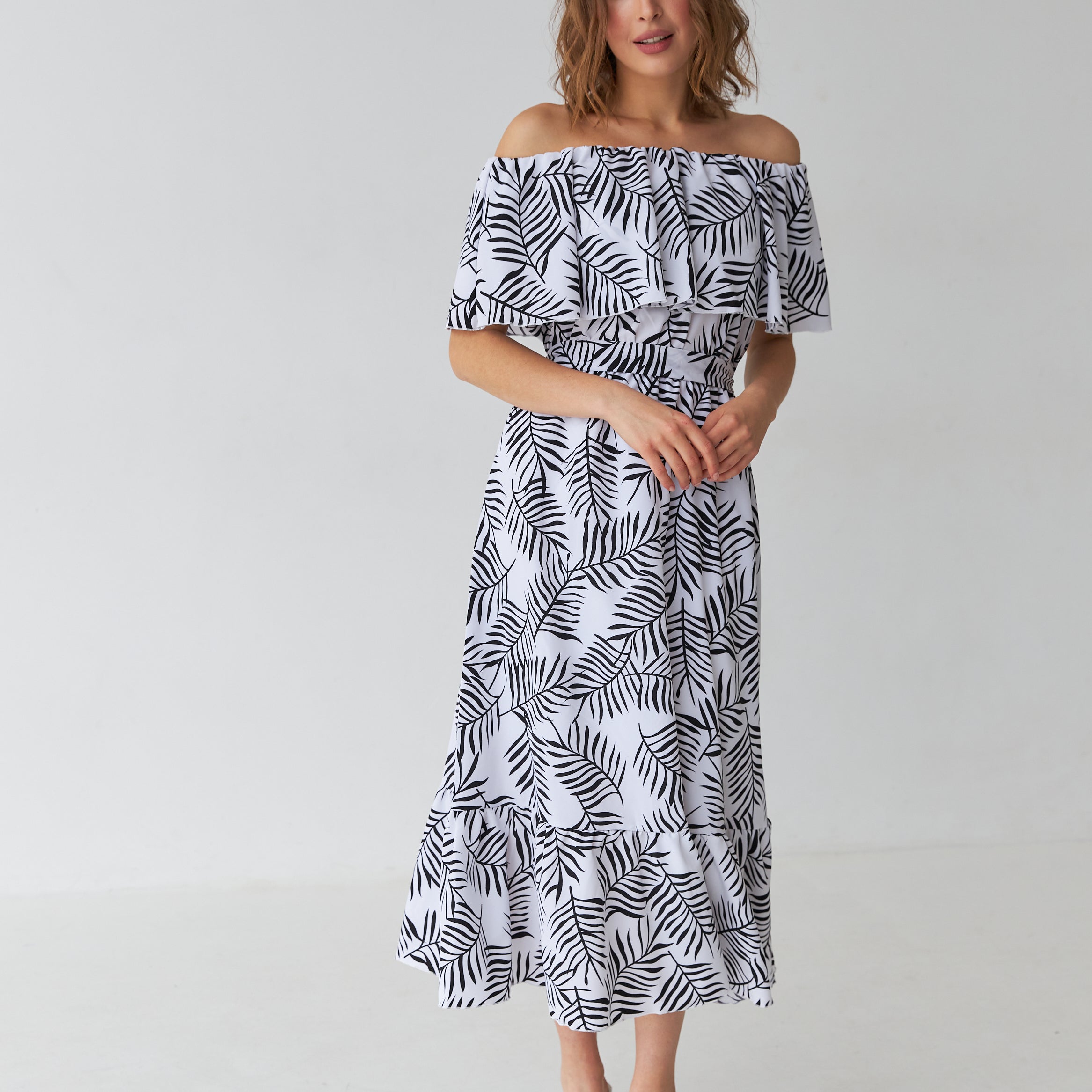 Сукня з воланом