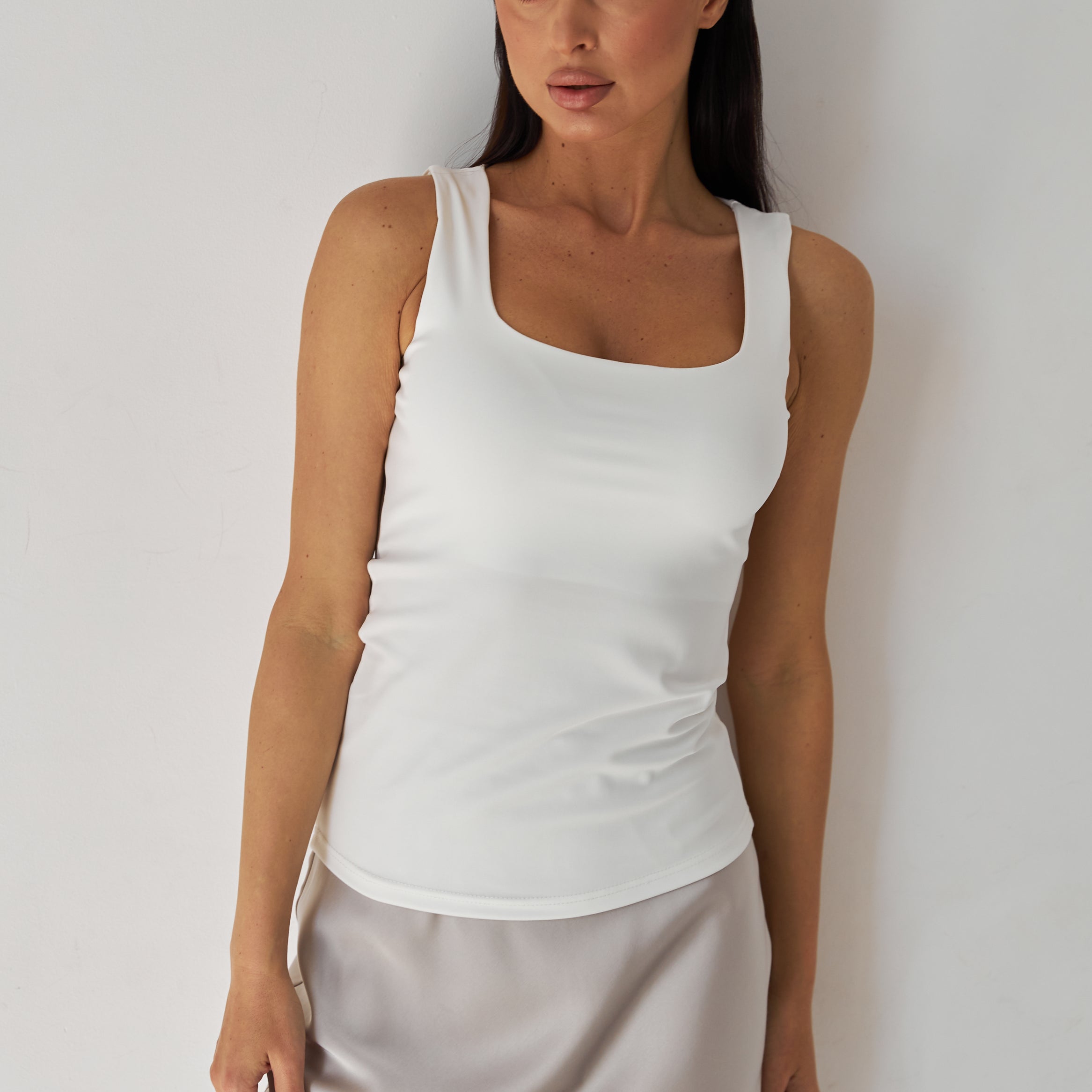 Майка база на широких бретелях