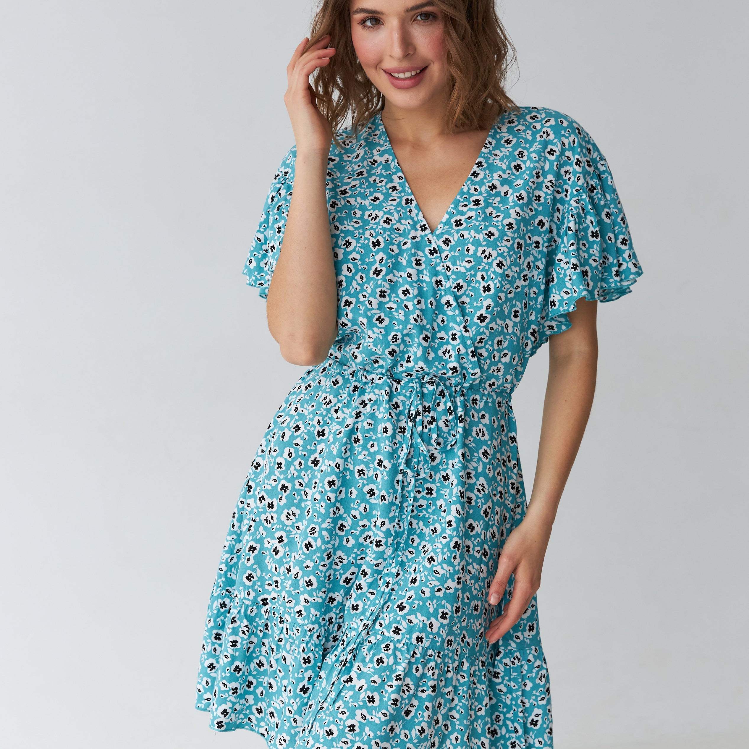 Сукня міні з нахльостом