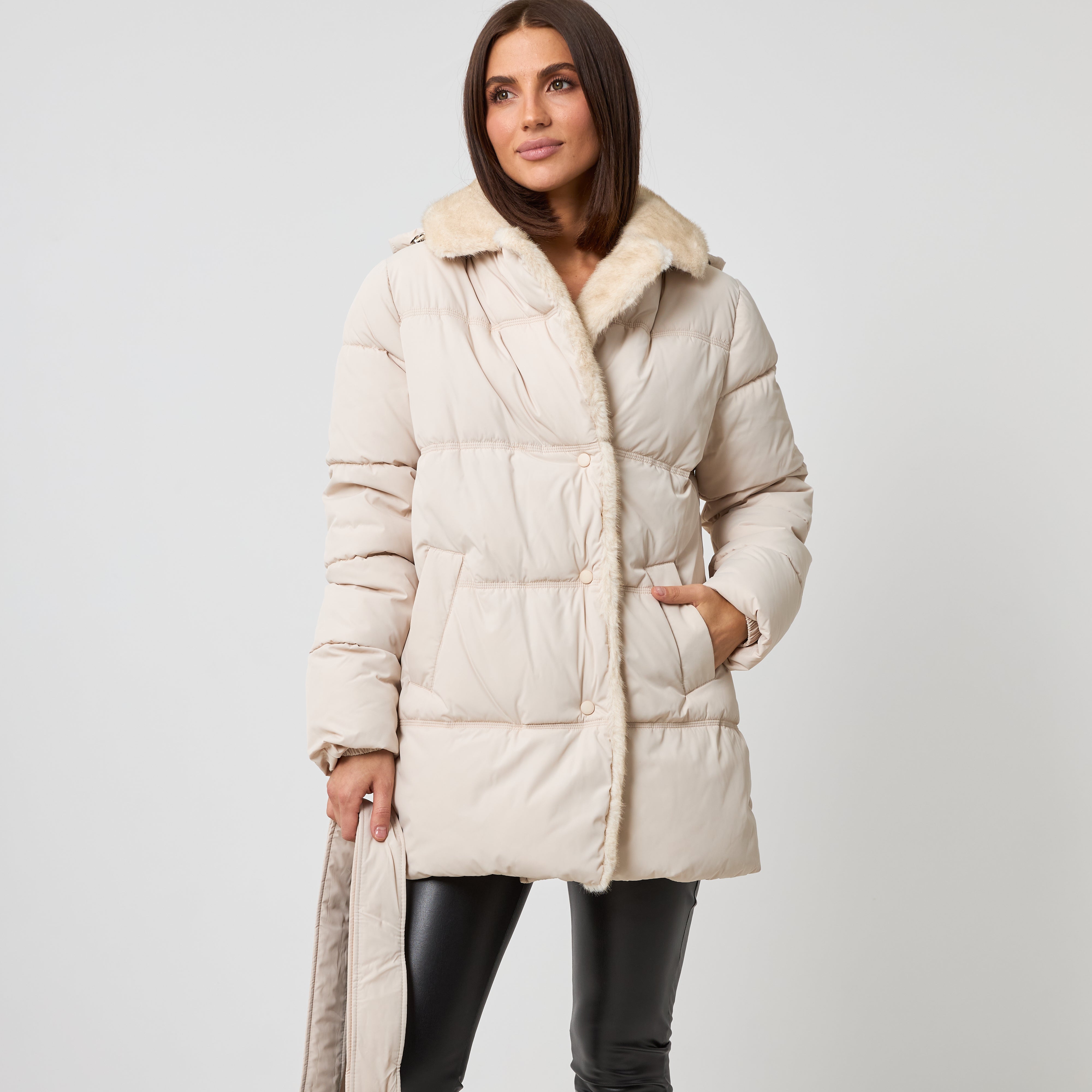 Куртка вкорочена з хутром