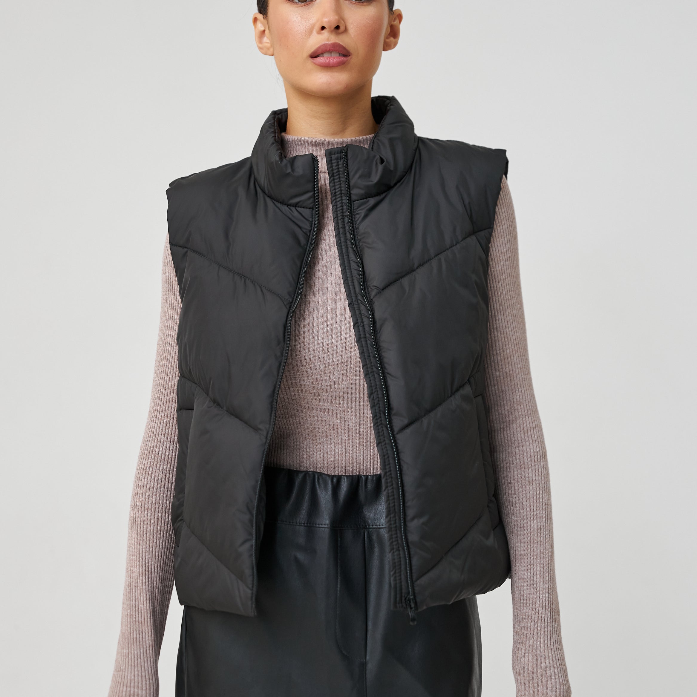 Жилет вкорочений