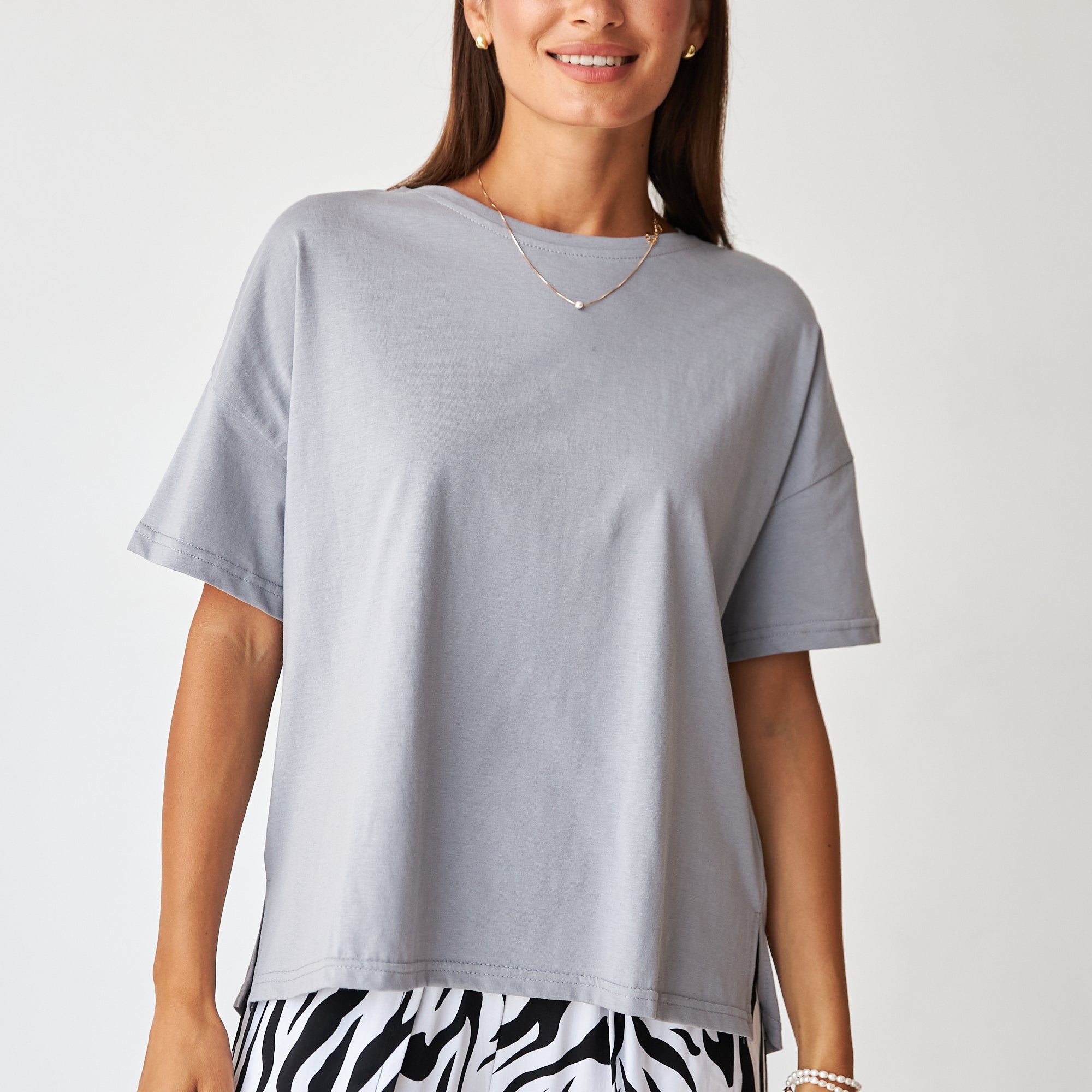 Футболка з подовженою спинкою