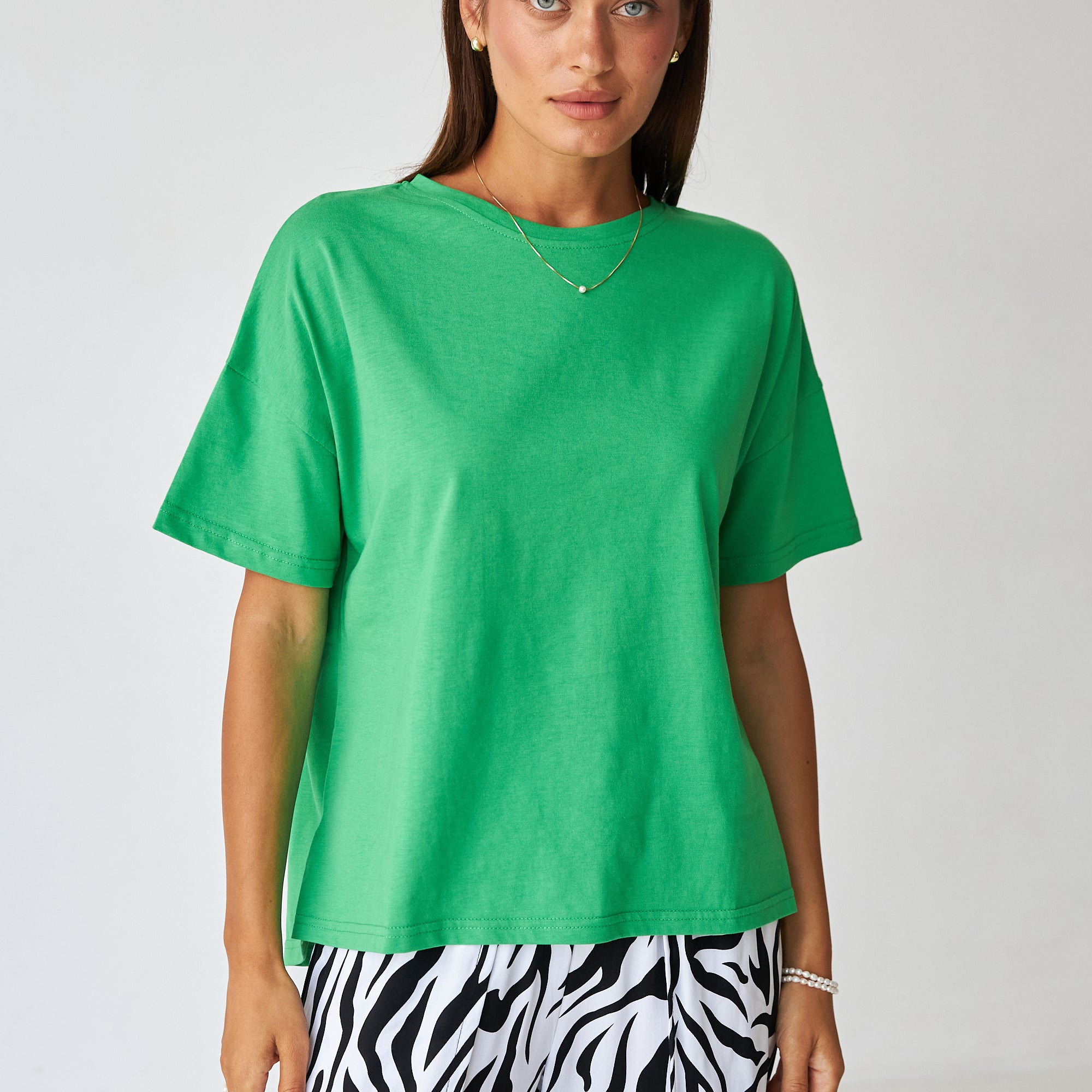 Футболка з подовженою спинкою