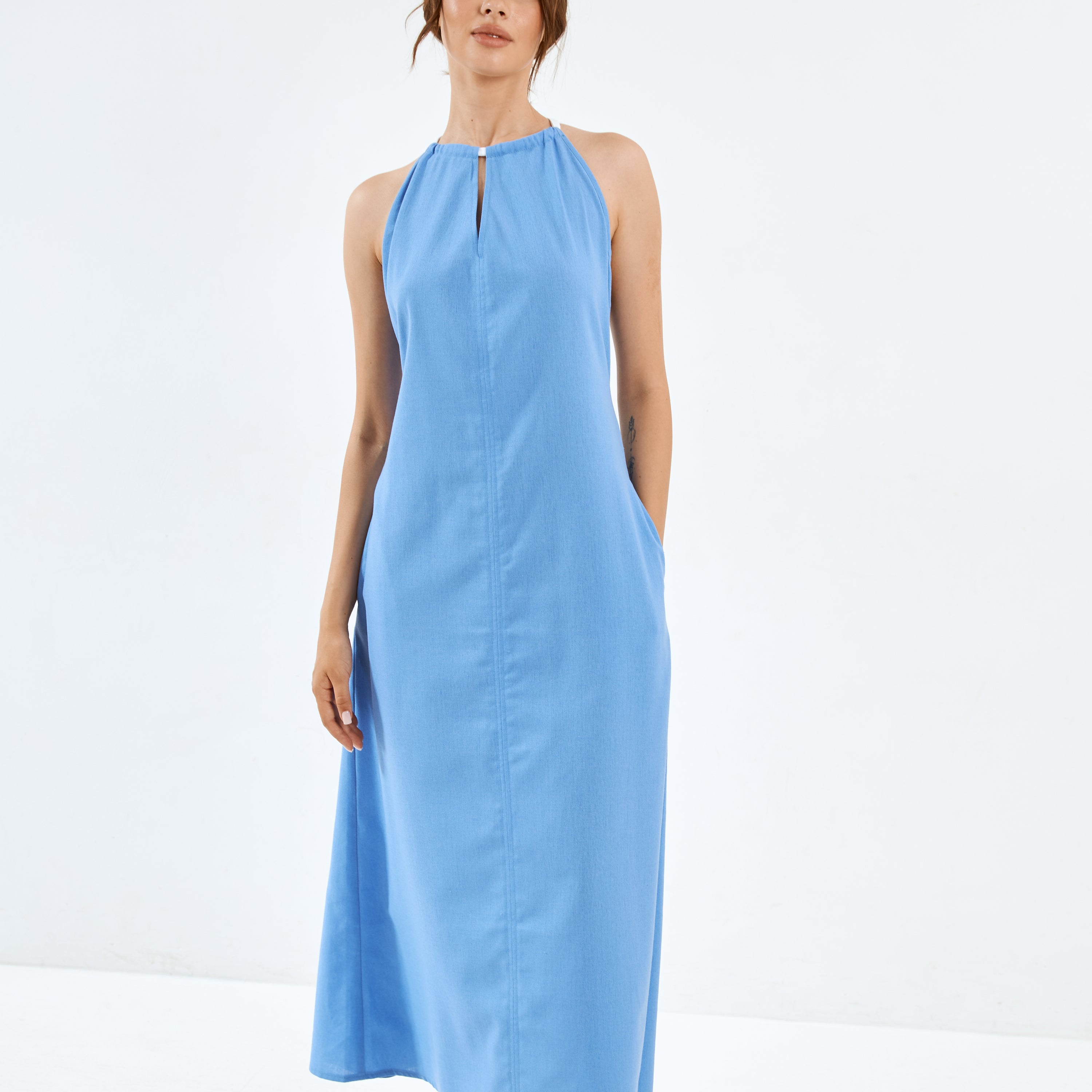 Сукня- сарафан з відкритою спиною