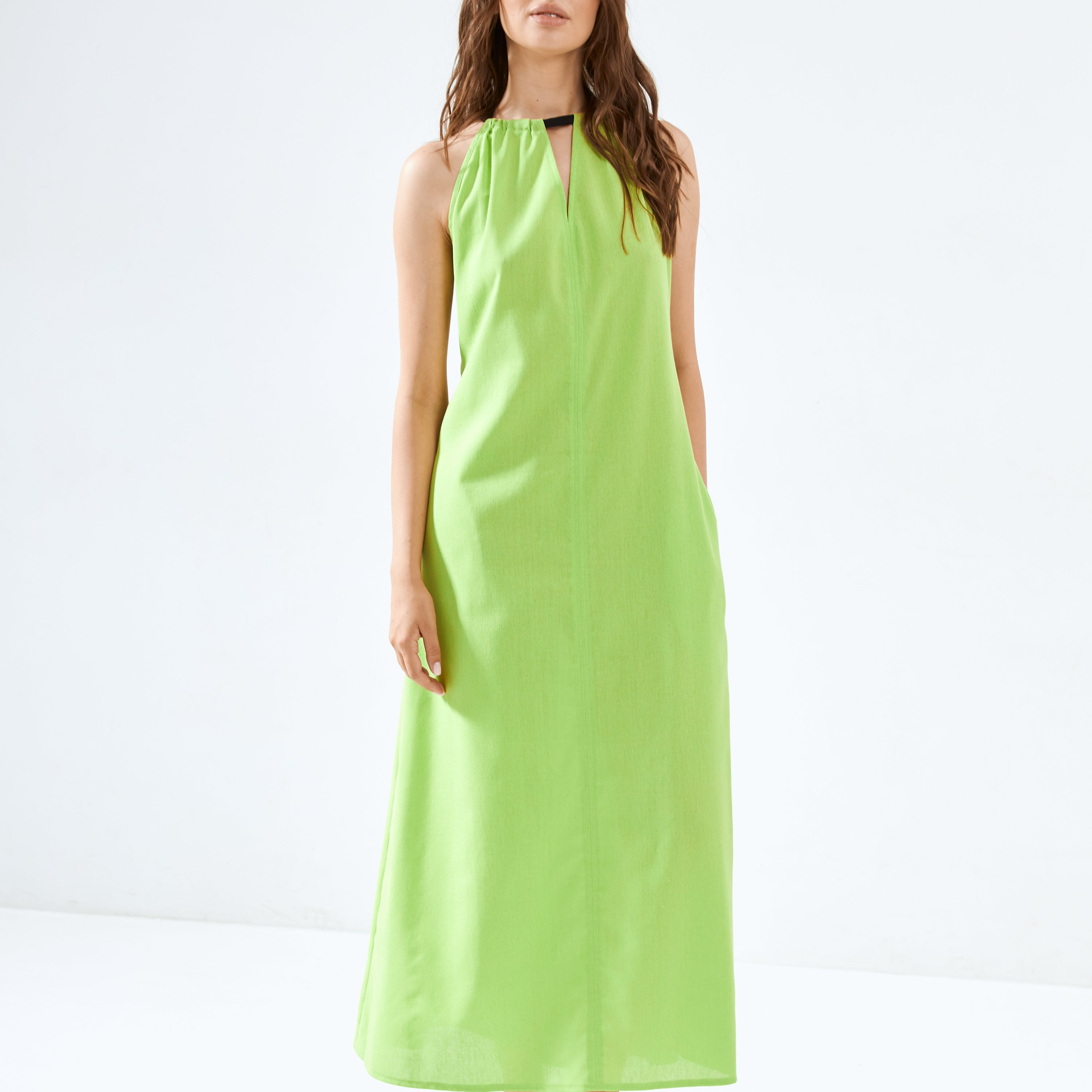 Сукня- сарафан з відкритою спиною