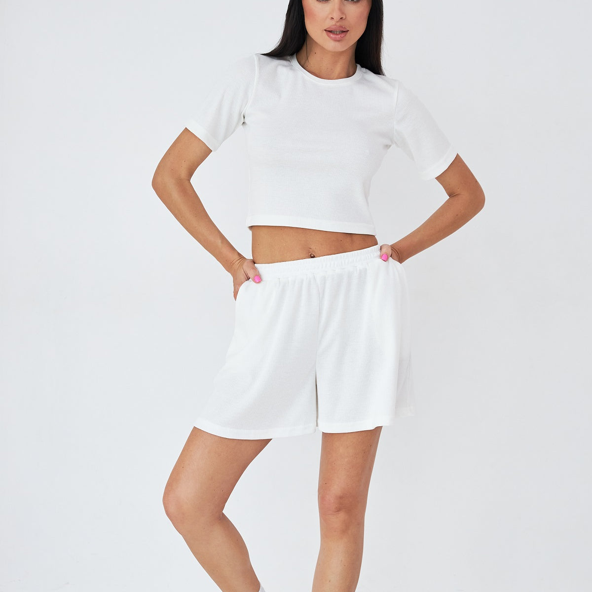 Шорти вільні на резинці з кишенями