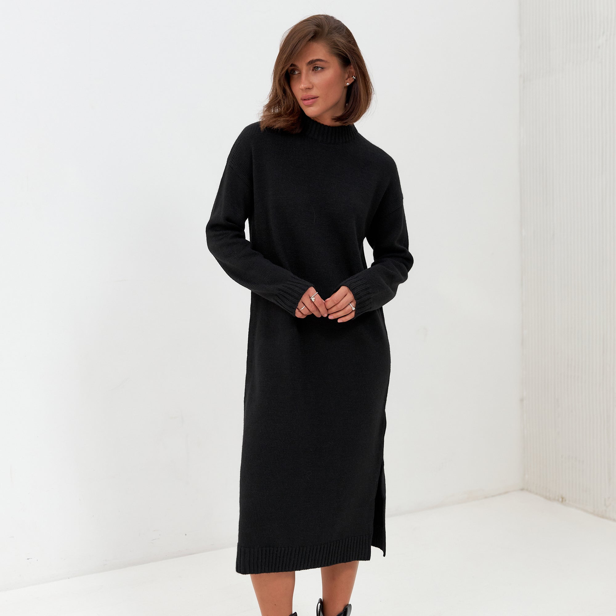 Сукня  в'язана з розрізами