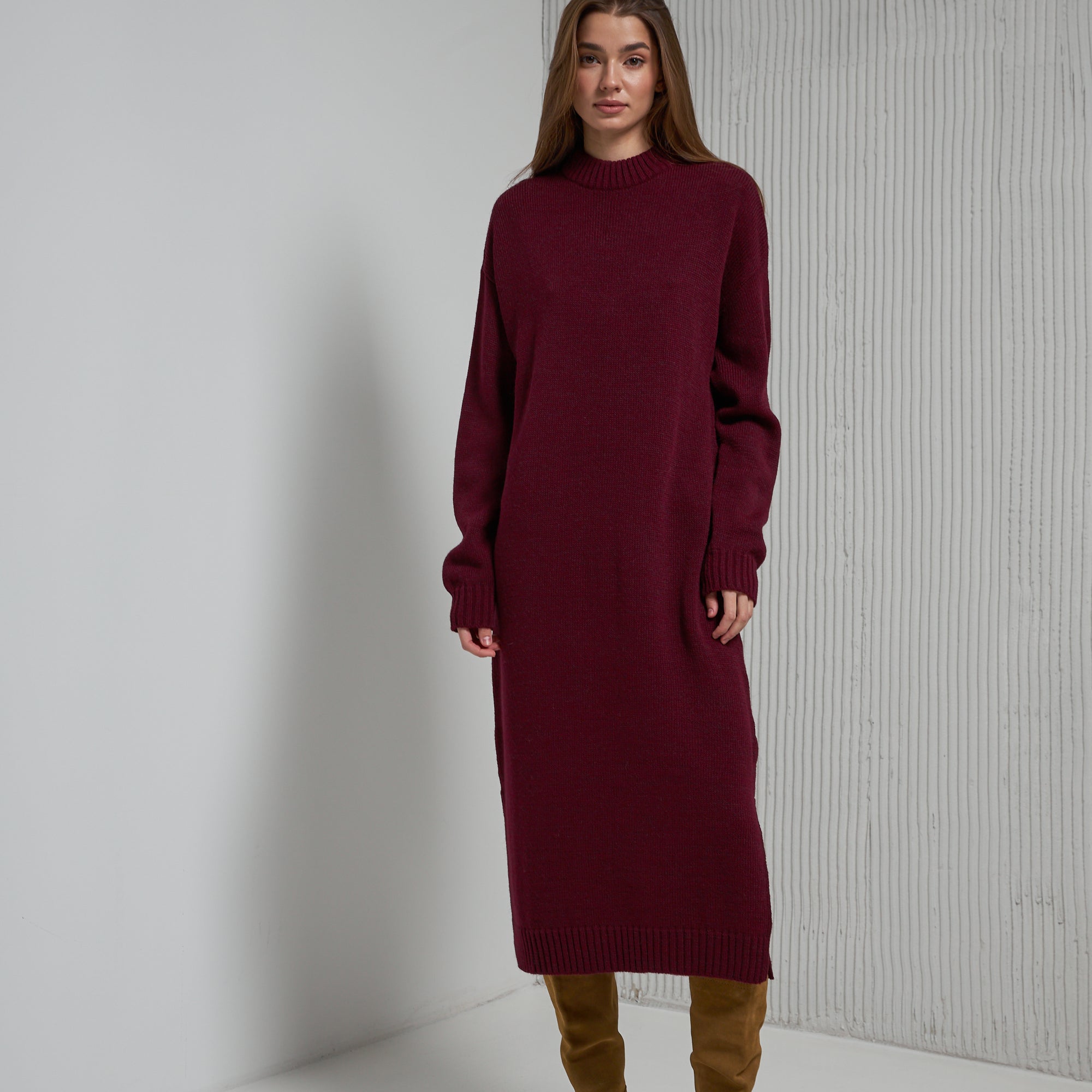 Сукня  в'язана з розрізами