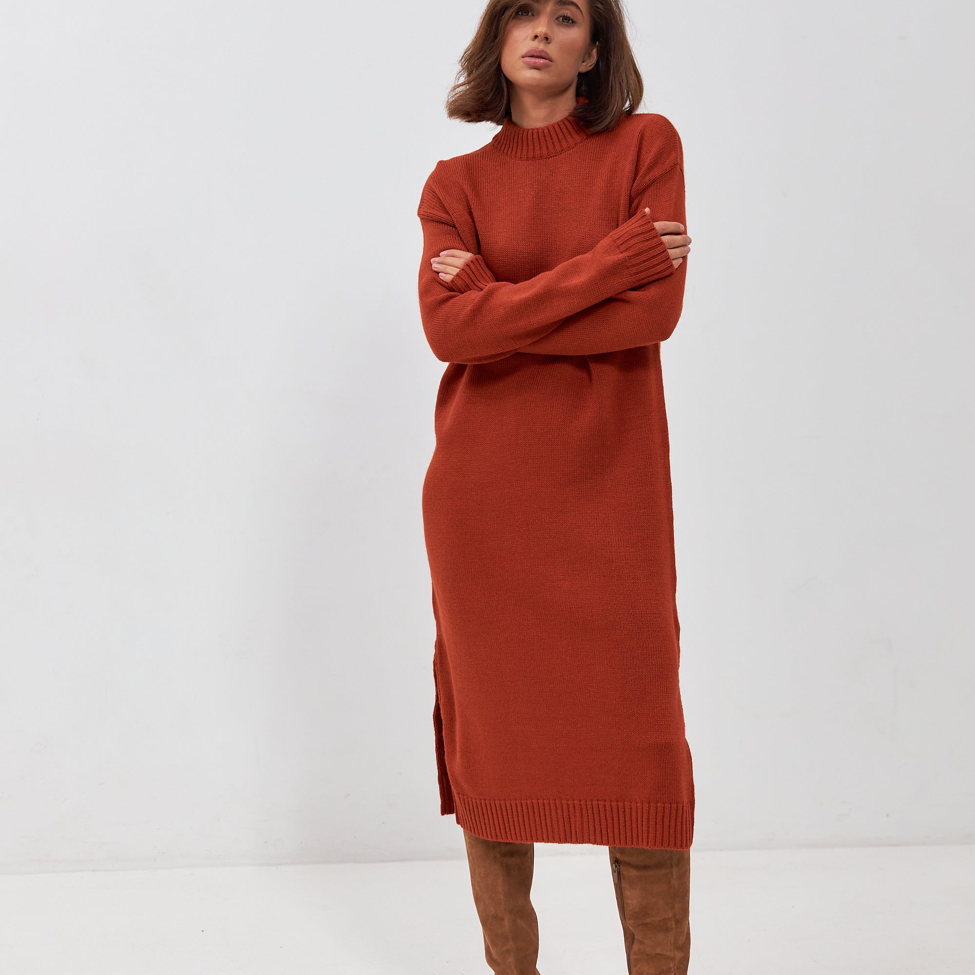 Сукня  в'язана з розрізами