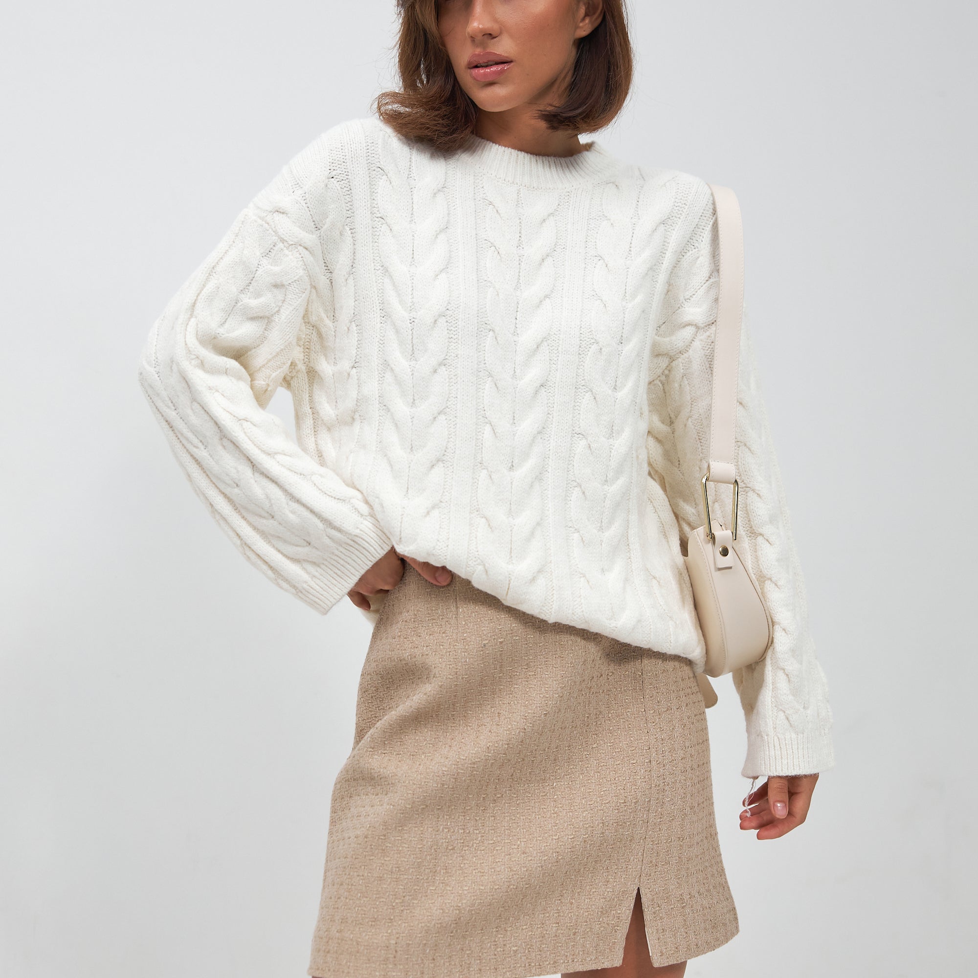 Светр в'язка з косами