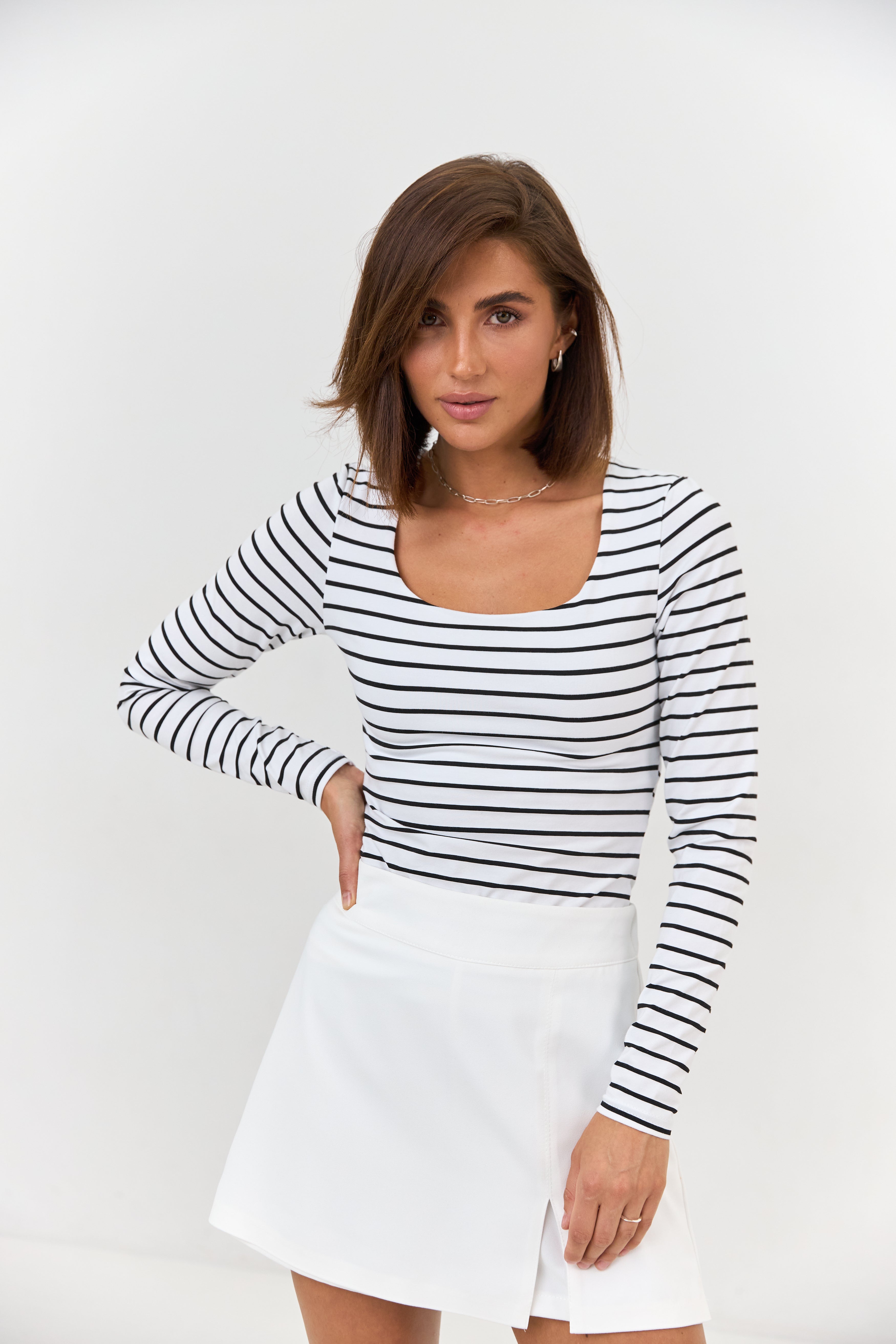 Лонгслів з вирізом - Wear Me