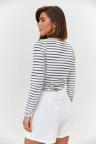 Лонгслів з вирізом - Wear Me