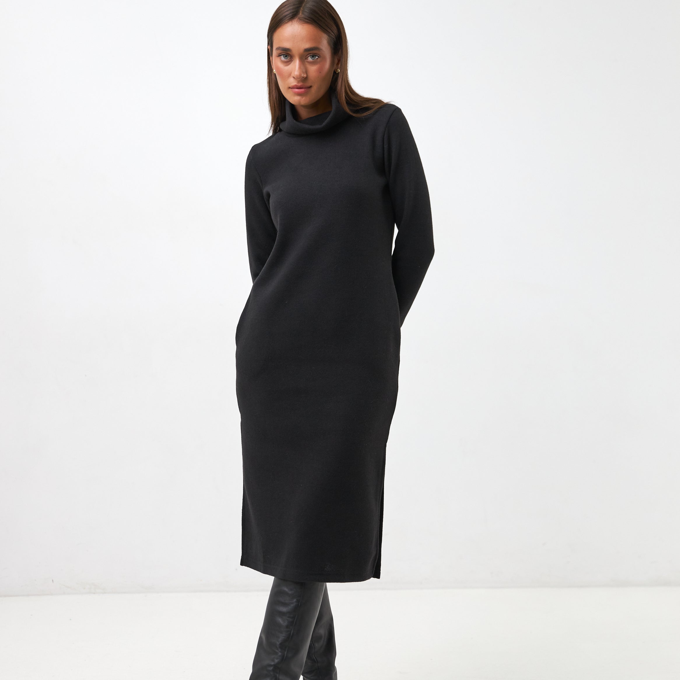 Сукня пряма з розрізами