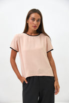 Блуза-футболка з контрасним кантом - Wear Me