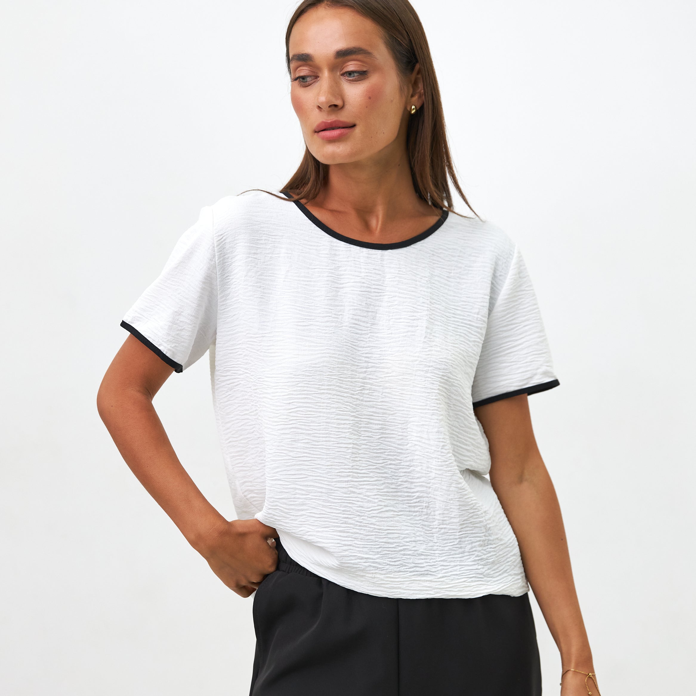 Блуза-футболка з контрасним кантом - Wear Me