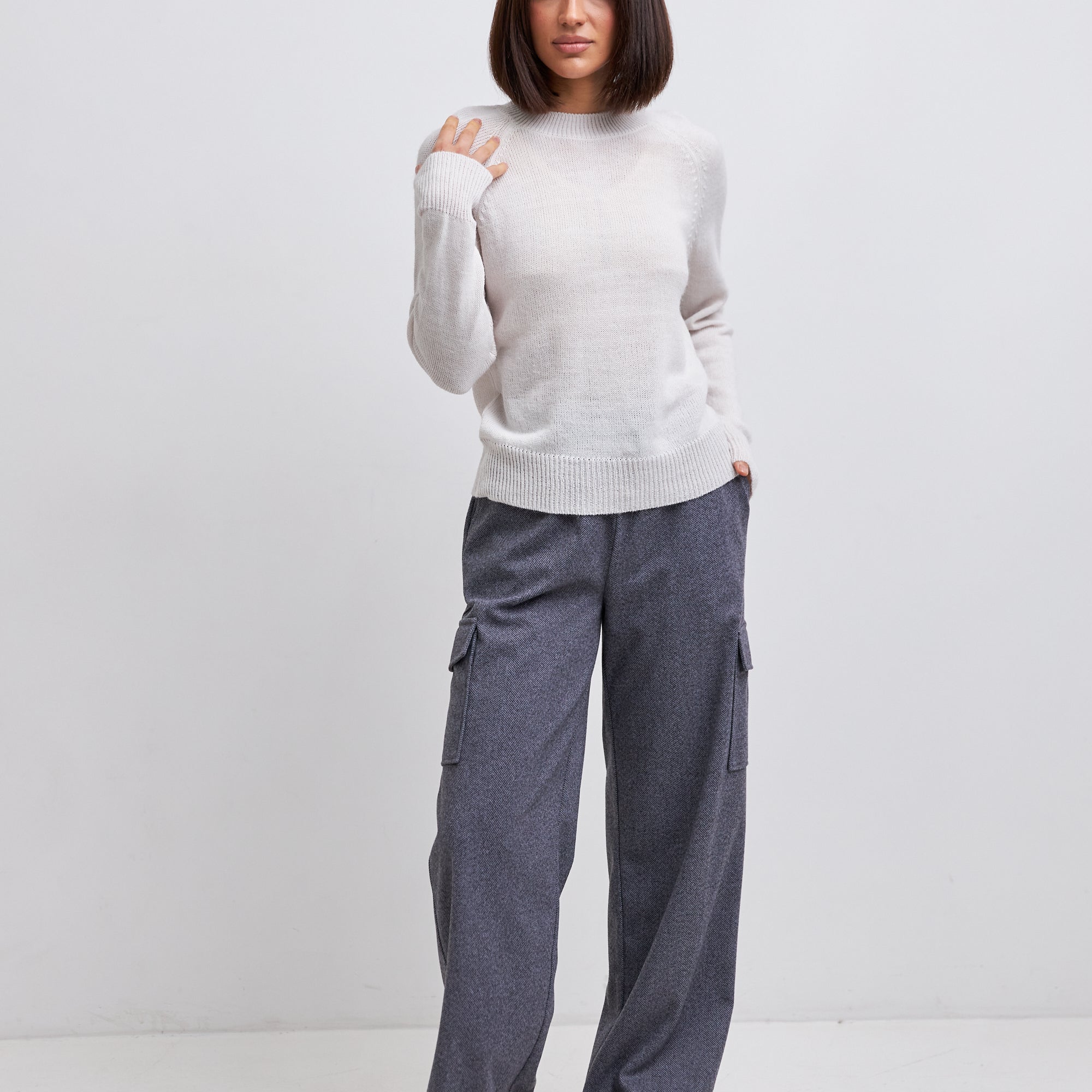 Брюки с накладними кишенями