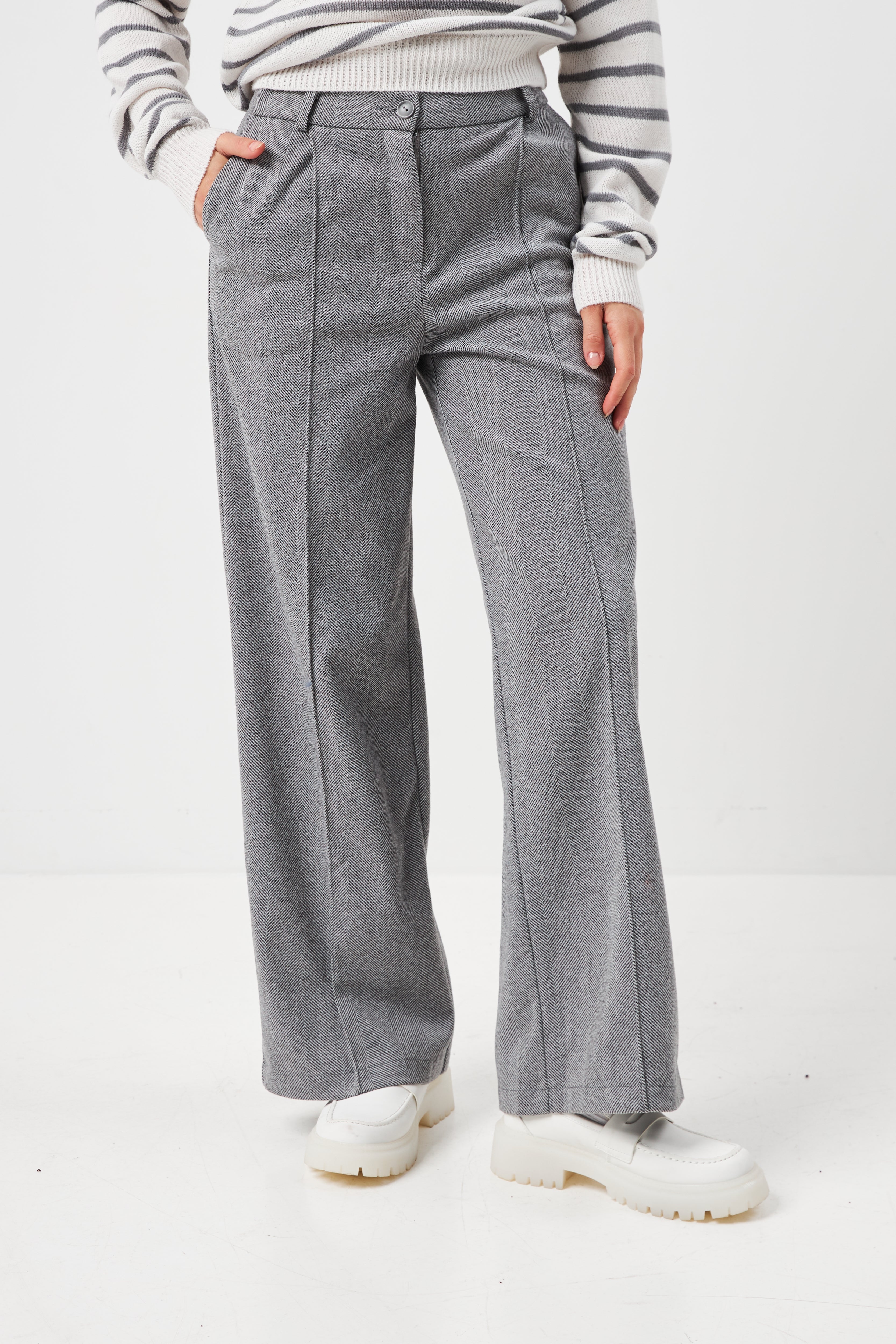 Сірий (темний)