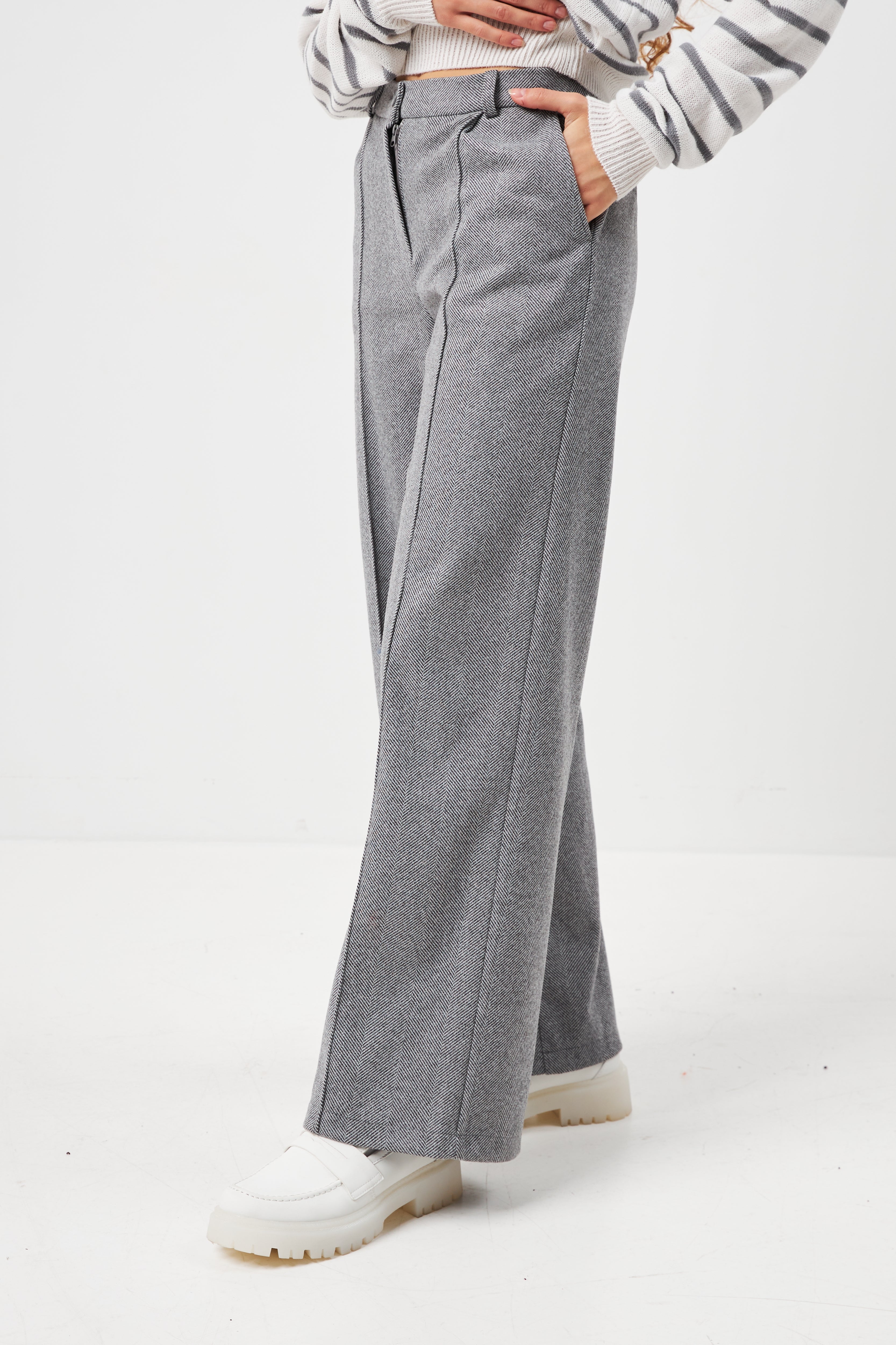 Сірий (темний)