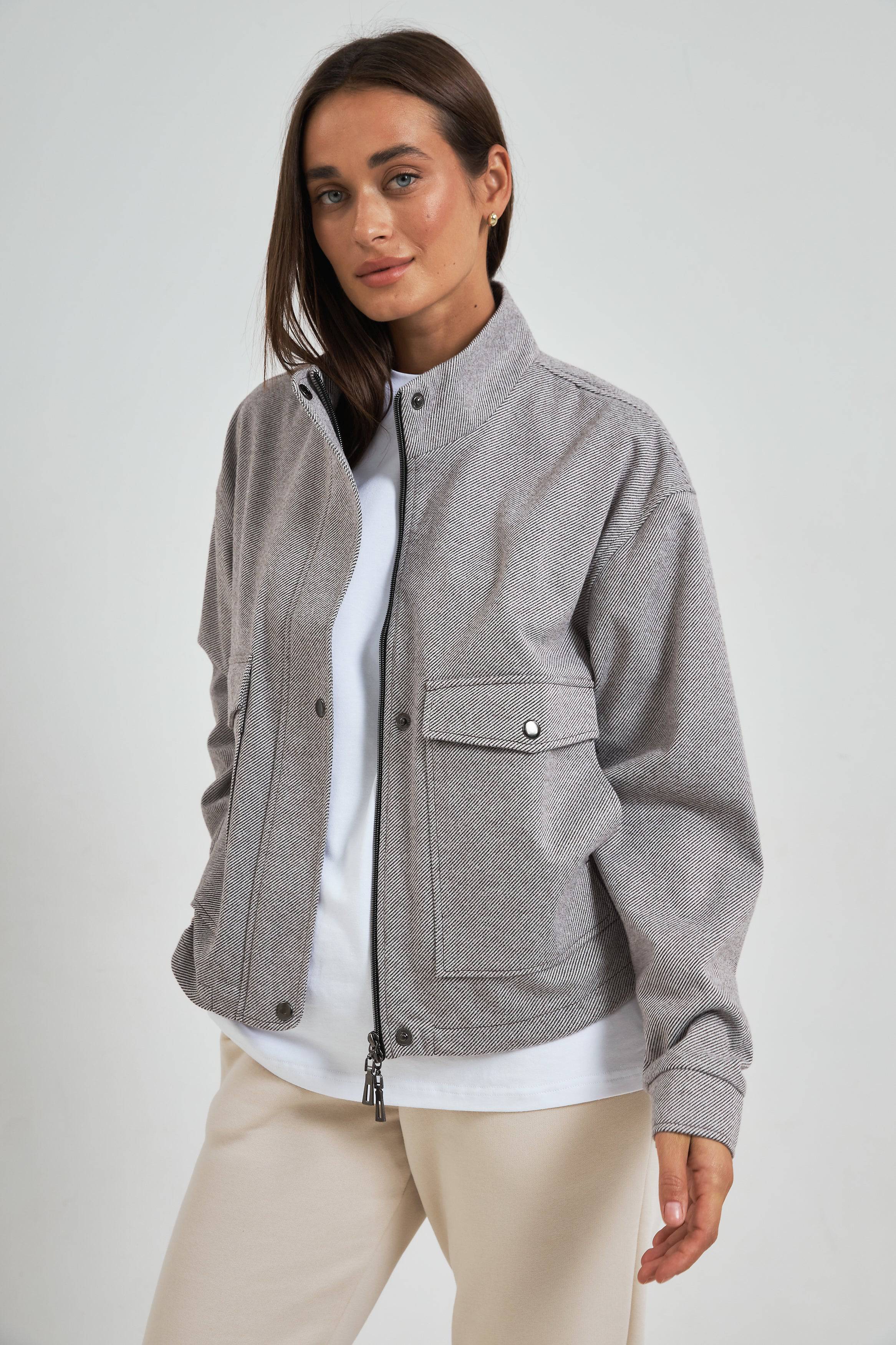 Коричневий