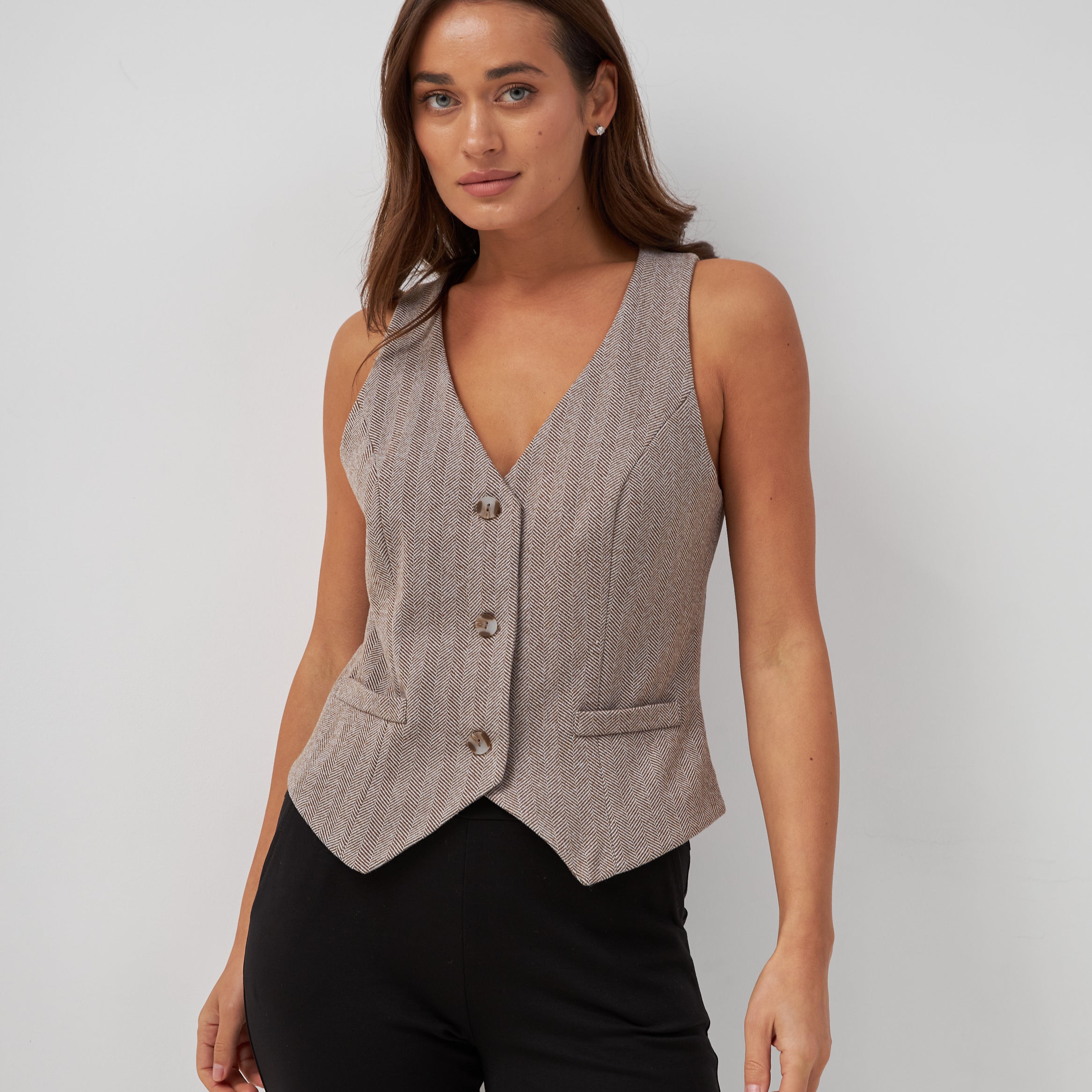 Жилет з костюмки на гудзиках