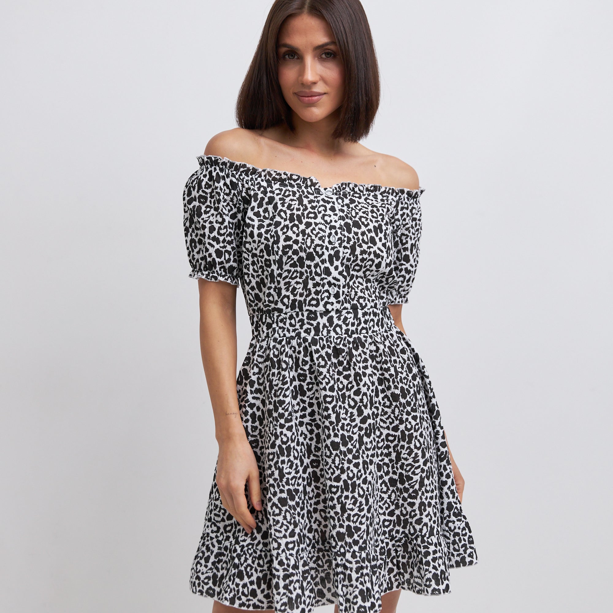 Сукня міні з відкритими плечима