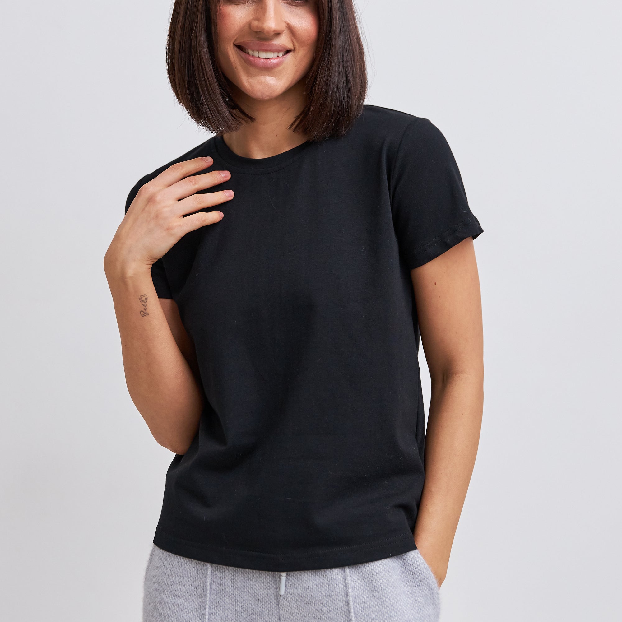 Базова футболка