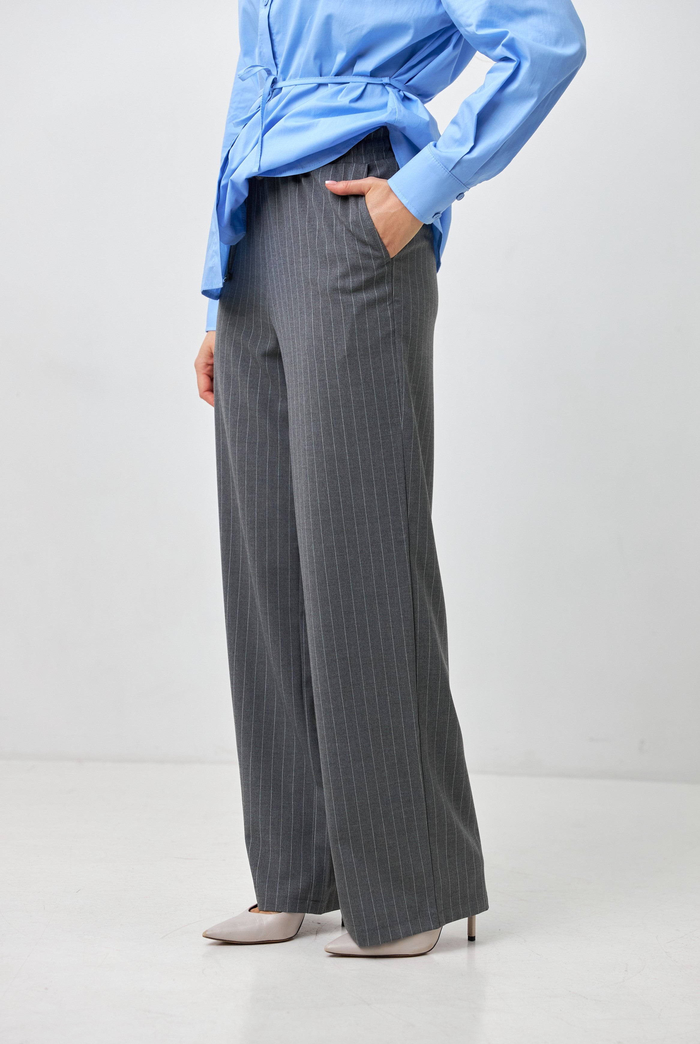 Сірий (темний)