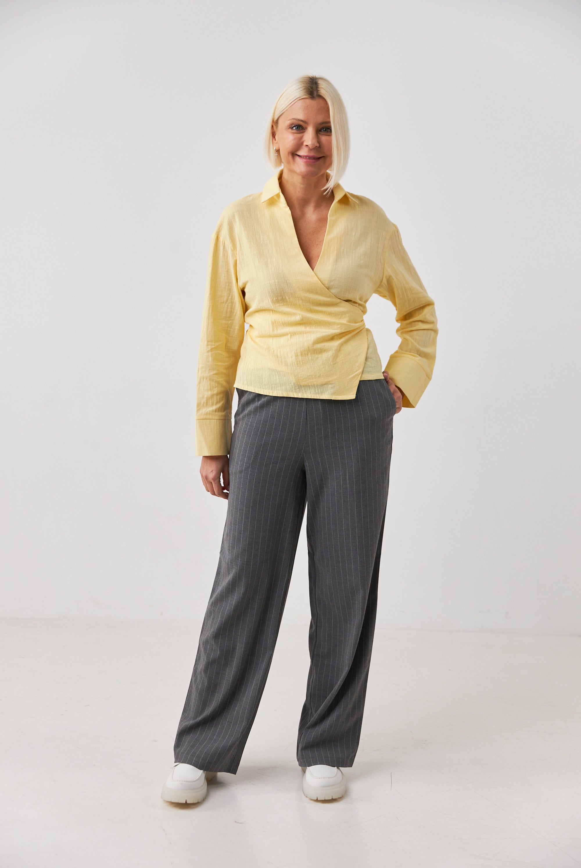 Сірий (темний)