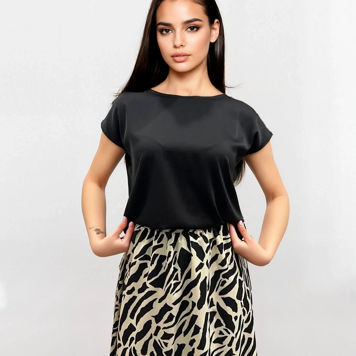 Блуза шовкова зі складою по спинці